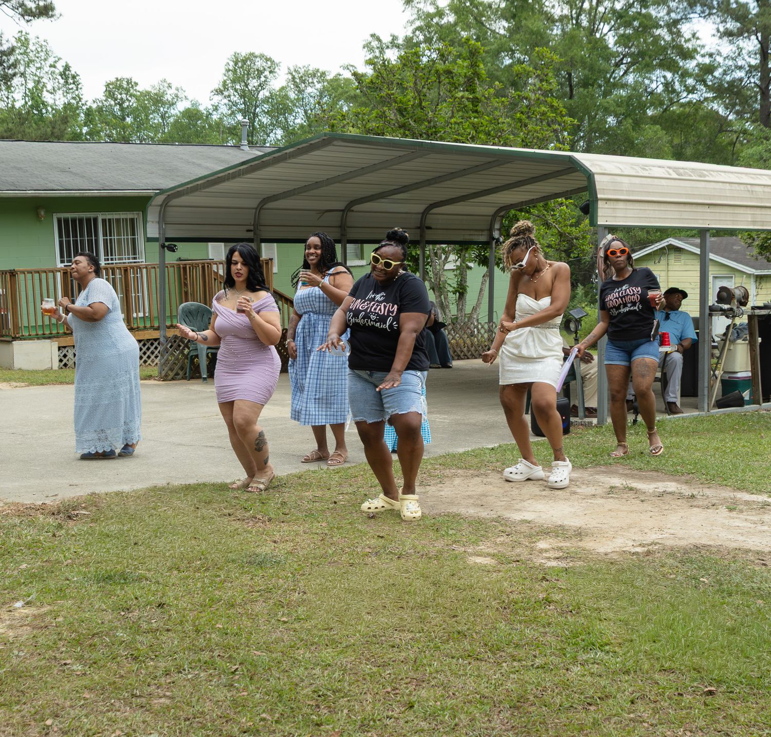 Candid wedding reception moment at Georgia backyard wedding, Kaylin Ross Photography
