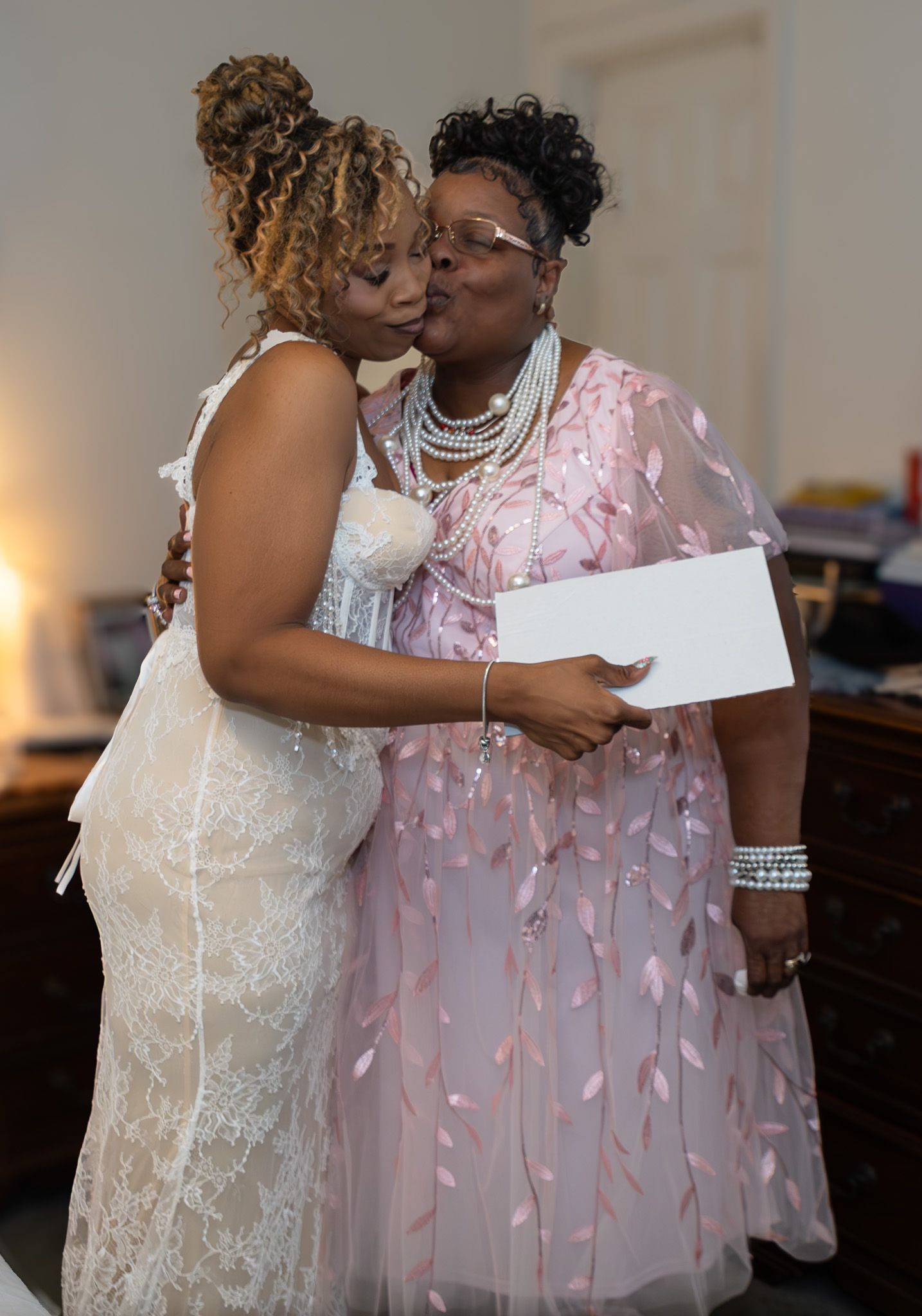 Candid wedding reception moment at Georgia backyard wedding, Kaylin Ross Photography