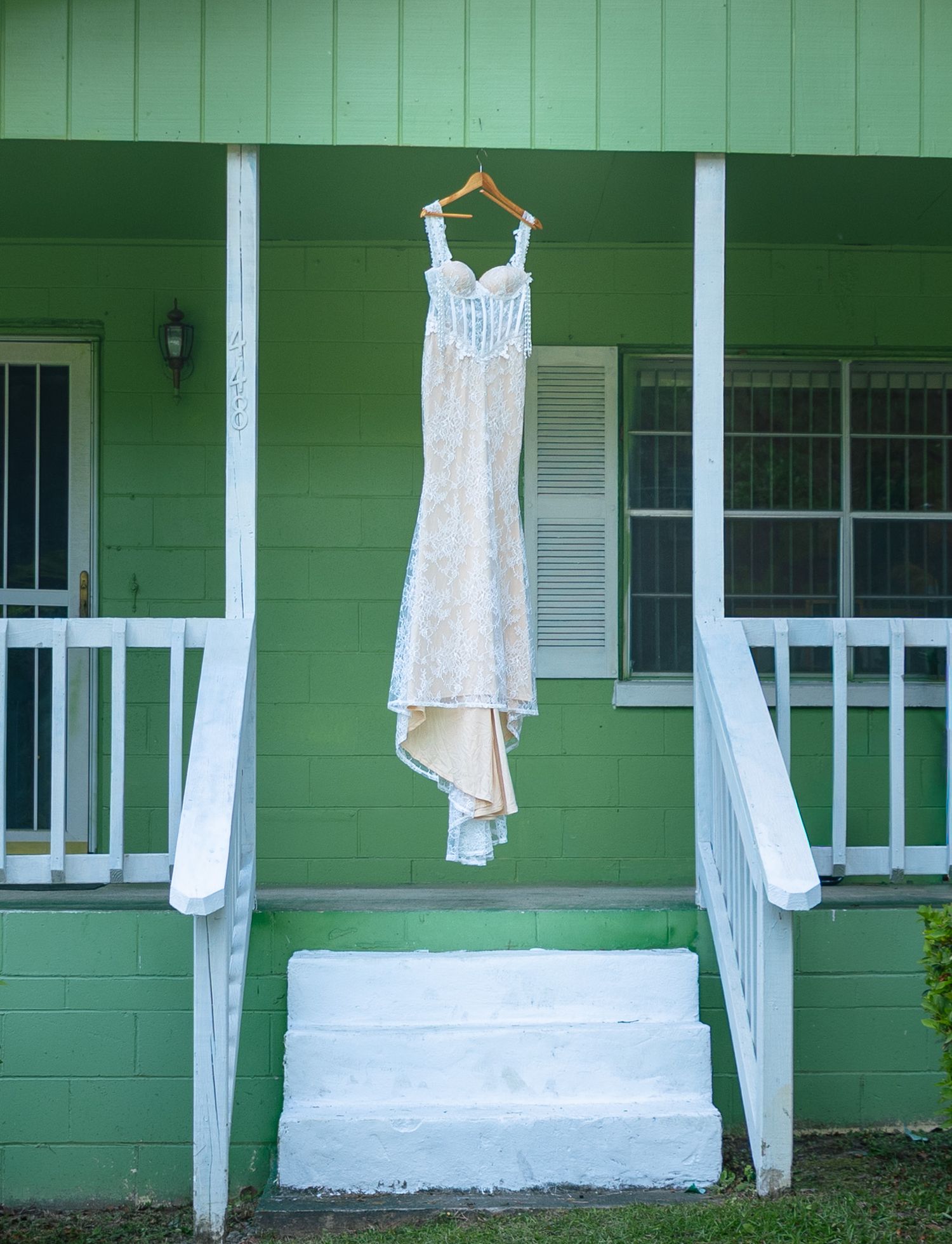 Wedding day details at a private Georgia backyard wedding, photographed by Kaylin Ross Photography