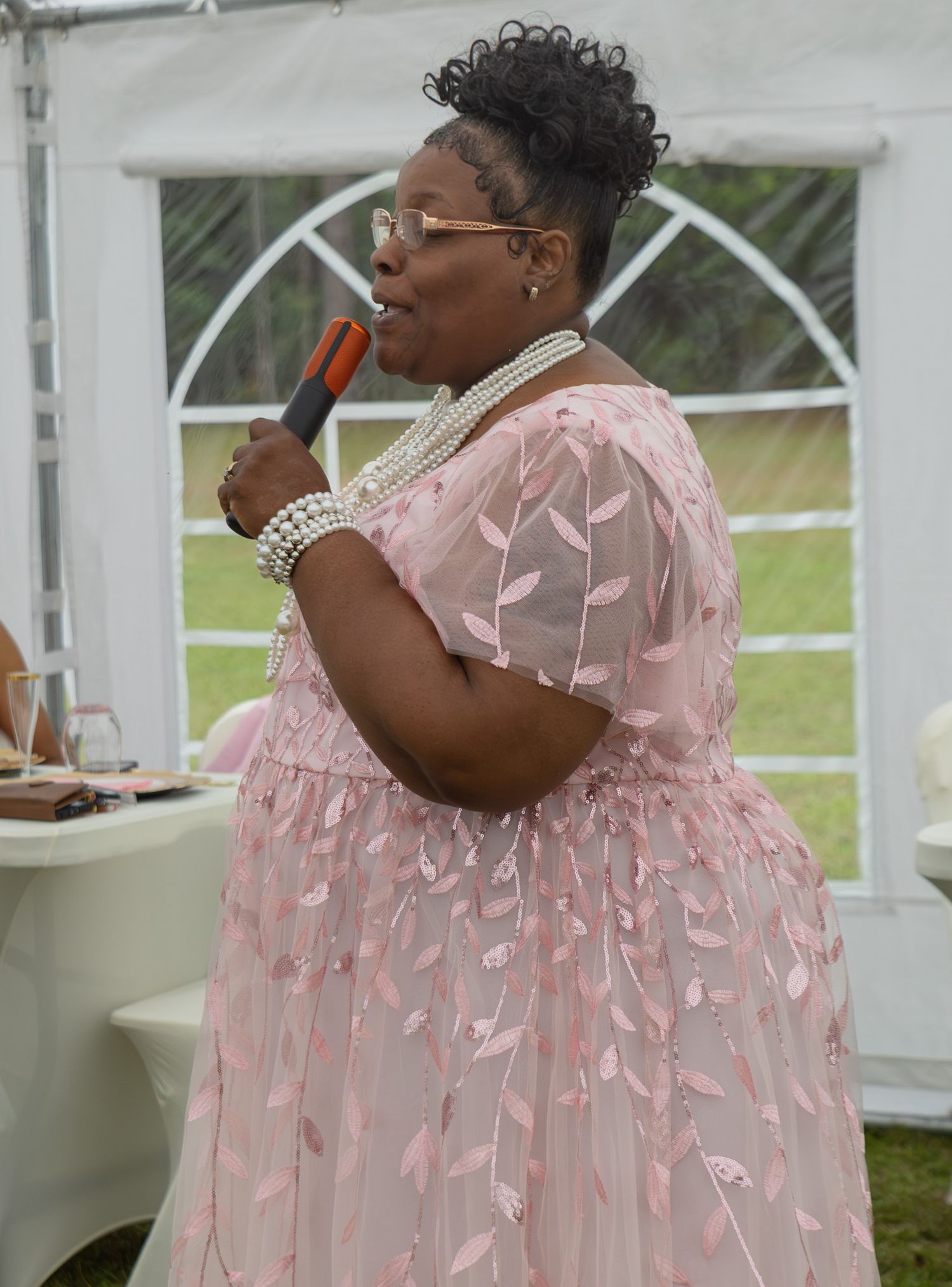 Candid wedding reception moment at Georgia backyard wedding, Kaylin Ross Photography