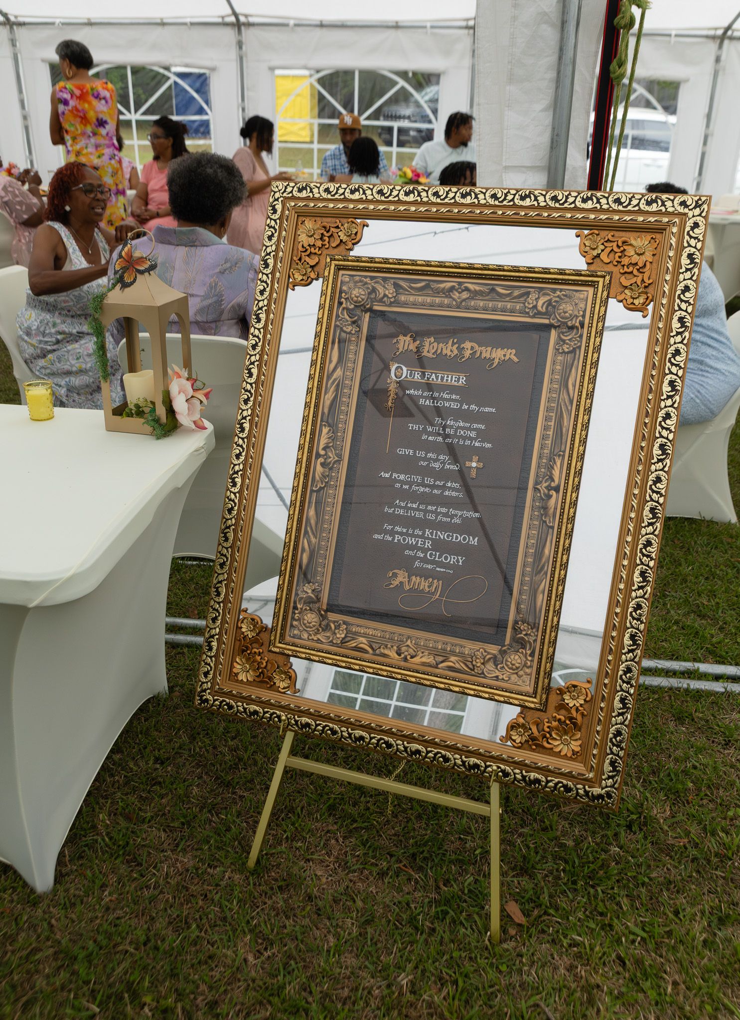 Candid wedding reception moment at Georgia backyard wedding, Kaylin Ross Photography