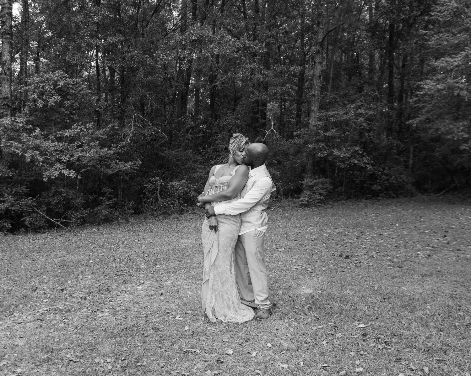 Bride and groom portraits at intimate backyard wedding in Georgia, Kaylin Ross Photography