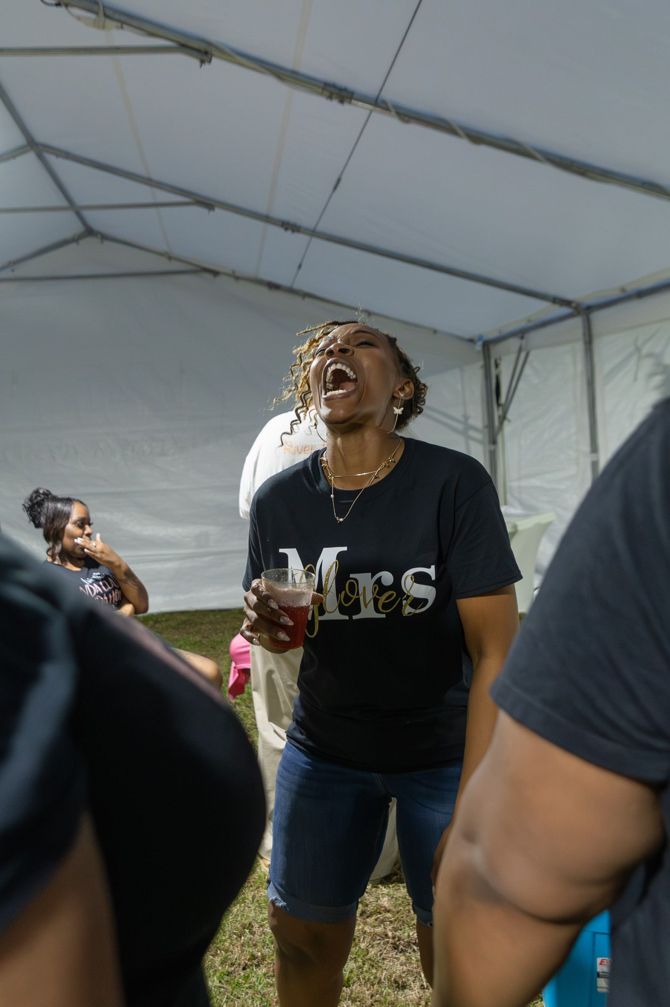 Candid wedding reception moment at Georgia backyard wedding, Kaylin Ross Photography
