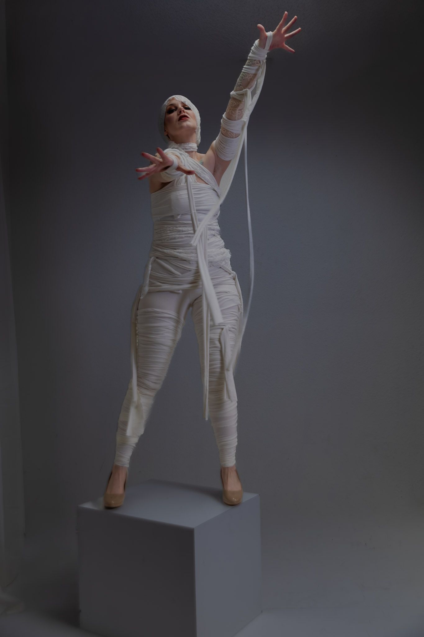 Spooky season creative photography session, styled editorial portraits by Kaylin Ross Photography