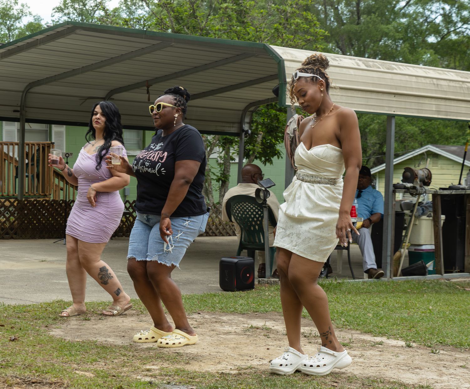 Candid wedding reception moment at Georgia backyard wedding, Kaylin Ross Photography