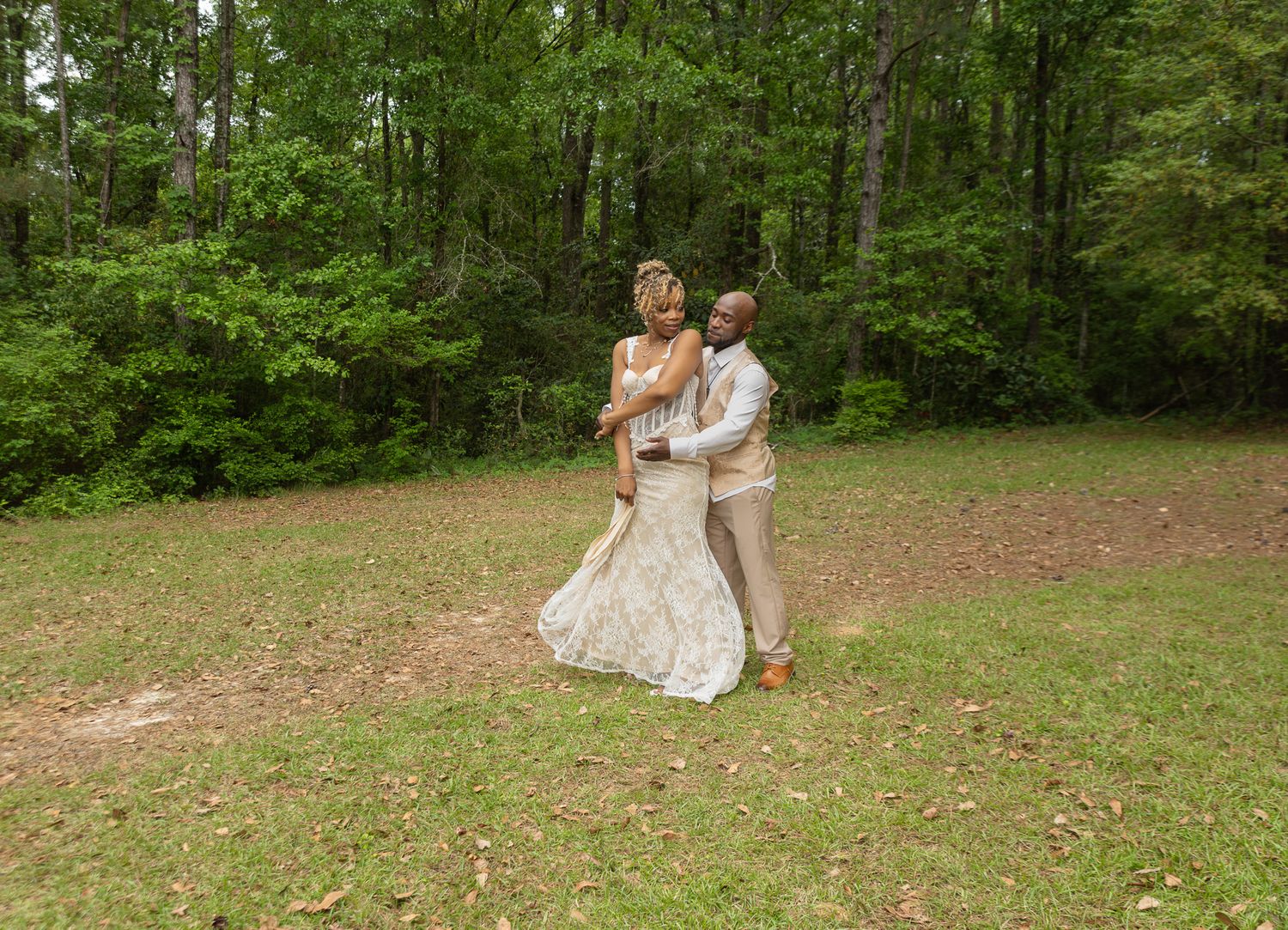 Bride and groom portraits at intimate backyard wedding in Georgia, Kaylin Ross Photography