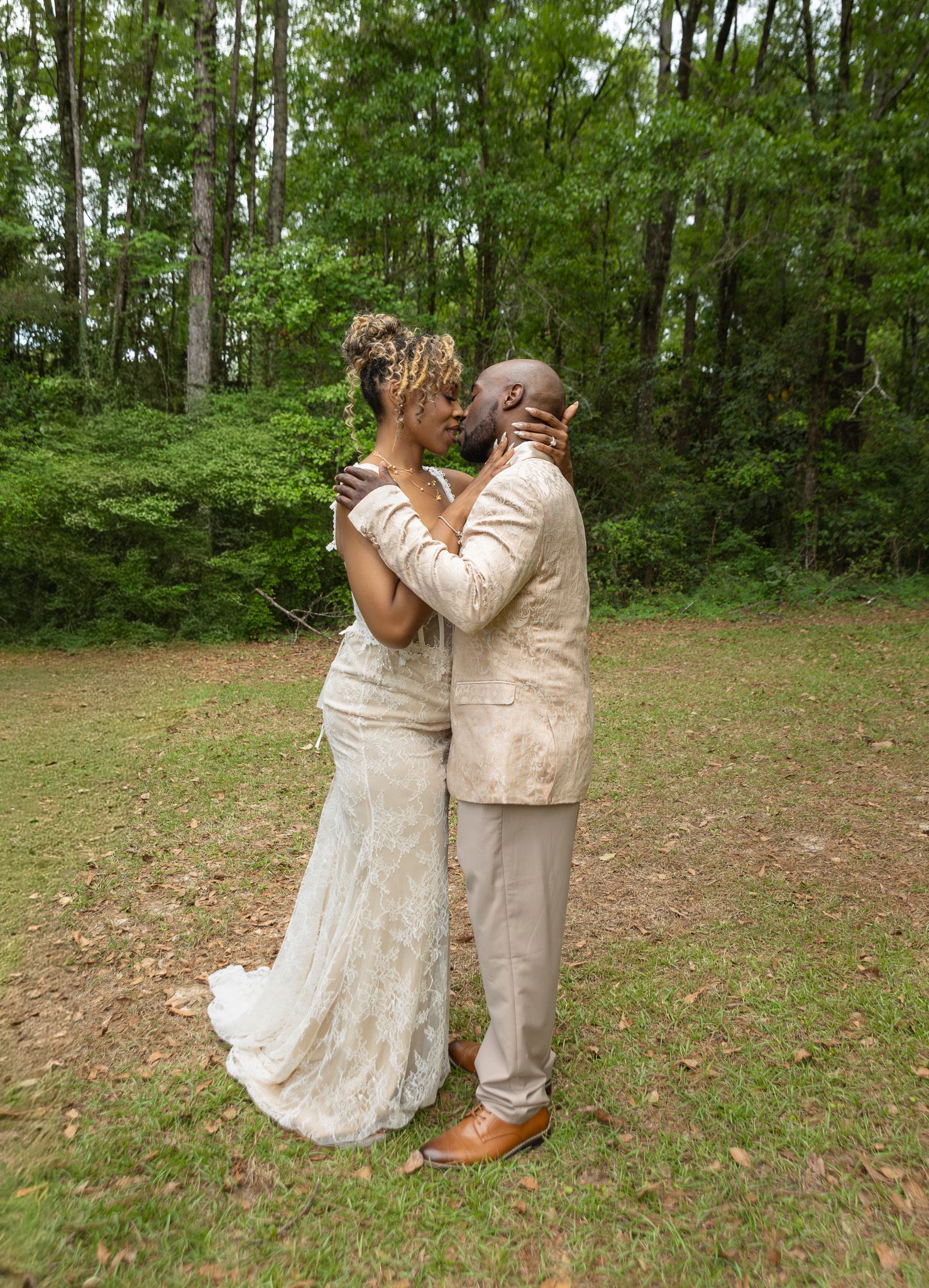 Bride and groom portraits at intimate backyard wedding in Georgia, Kaylin Ross Photography