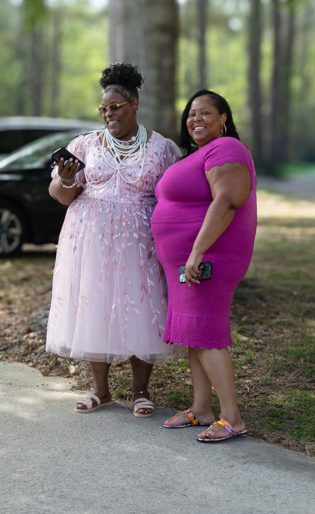Candid wedding reception moment at Georgia backyard wedding, Kaylin Ross Photography