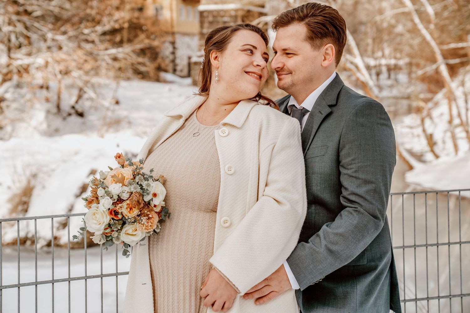 Fotografin in Pregarten im Mühlviertel für Hochzeit, Babybauch, Newborn & Familie – natürliche, emotionale Bilder.
