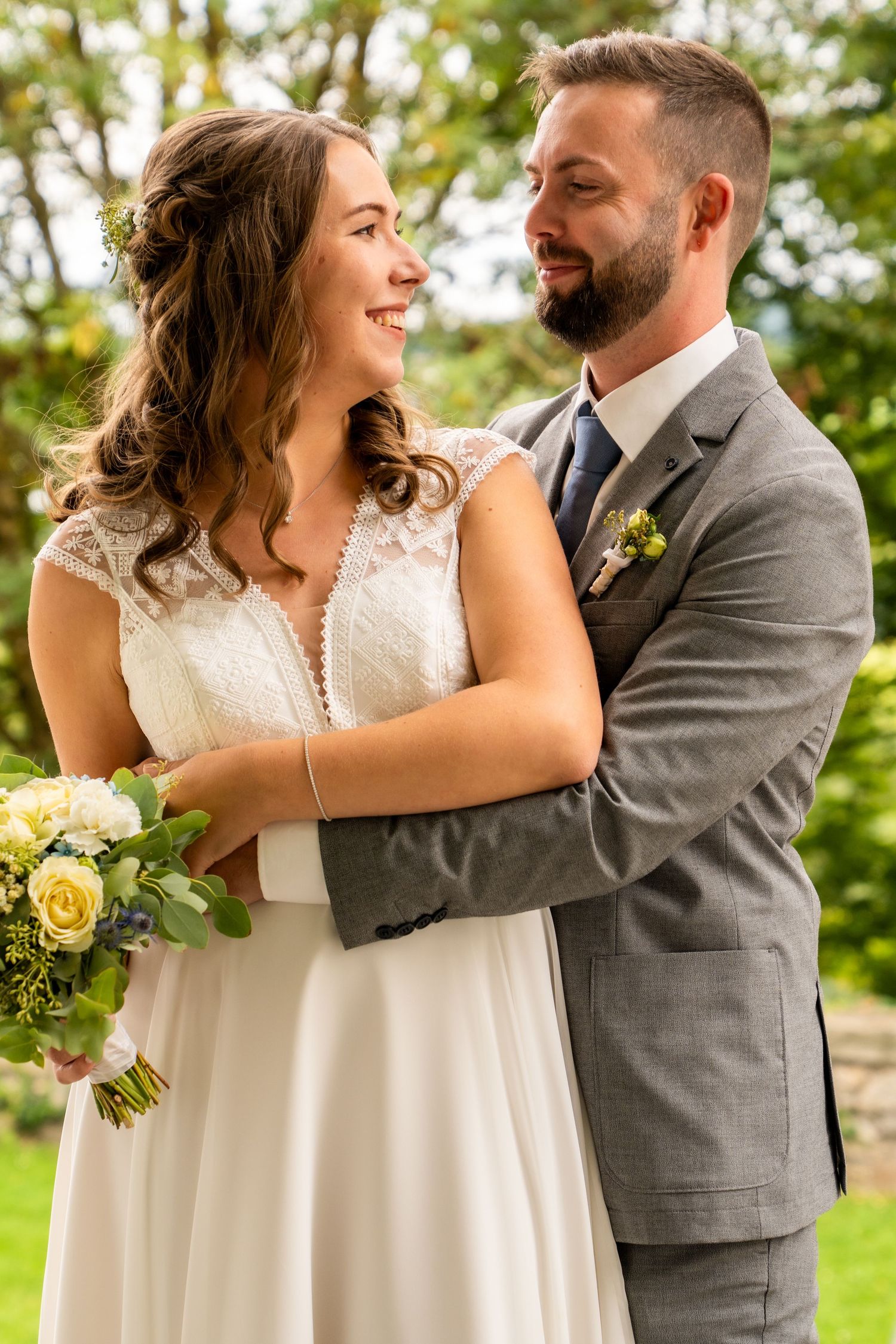 Fotografin in Pregarten im Mühlviertel für Hochzeit, Babybauch, Newborn & Familie – natürliche, emotionale Bilder.