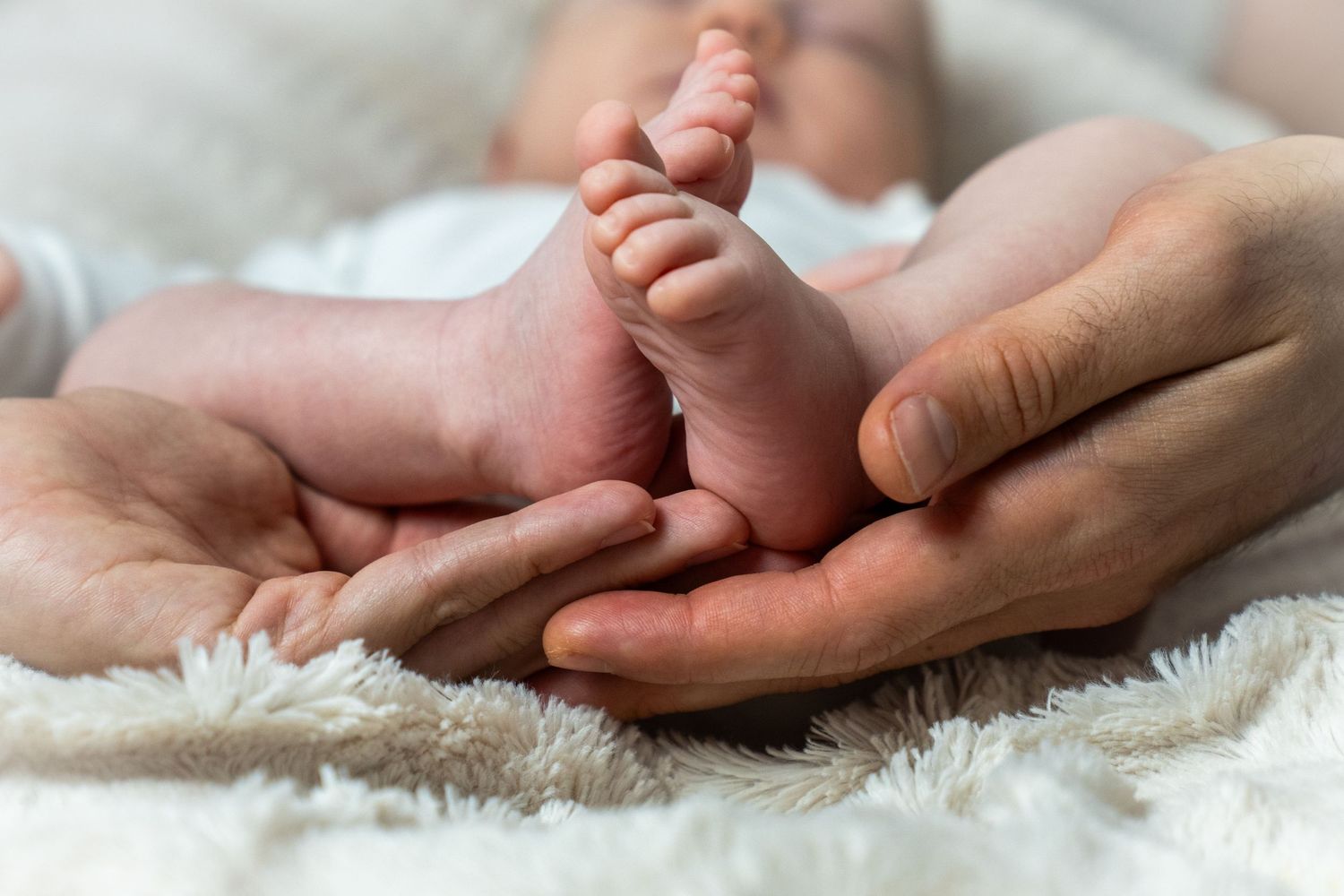 Fotografin in Pregarten im Mühlviertel für Hochzeit, Babybauch, Newborn & Familie – natürliche, emotionale Bilder.