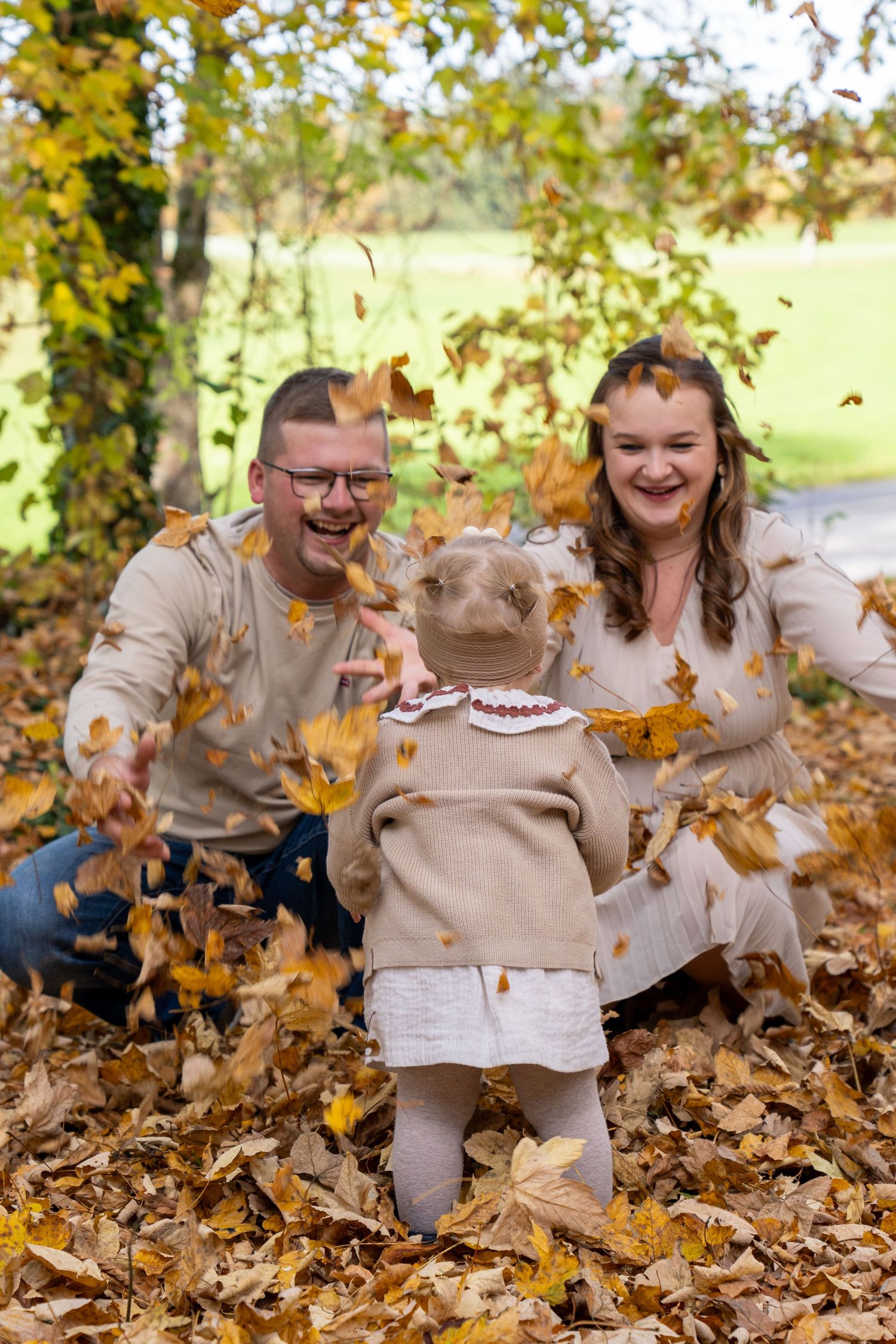 Fotografin in Pregarten im Mühlviertel für Hochzeit, Babybauch, Newborn & Familie – natürliche, emotionale Bilder.