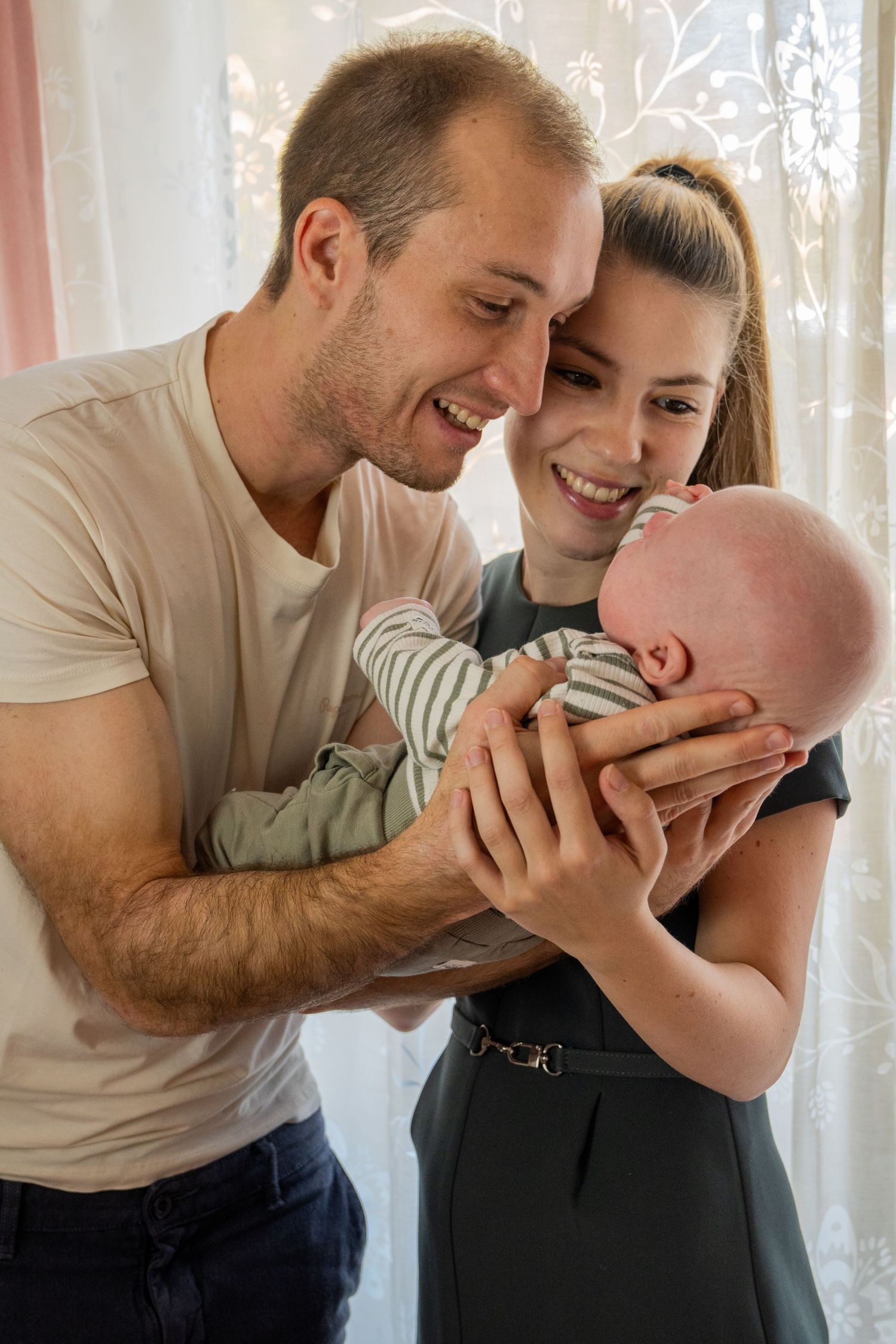 Fotografin in Pregarten im Mühlviertel für Hochzeit, Babybauch, Newborn & Familie – natürliche, emotionale Bilder.