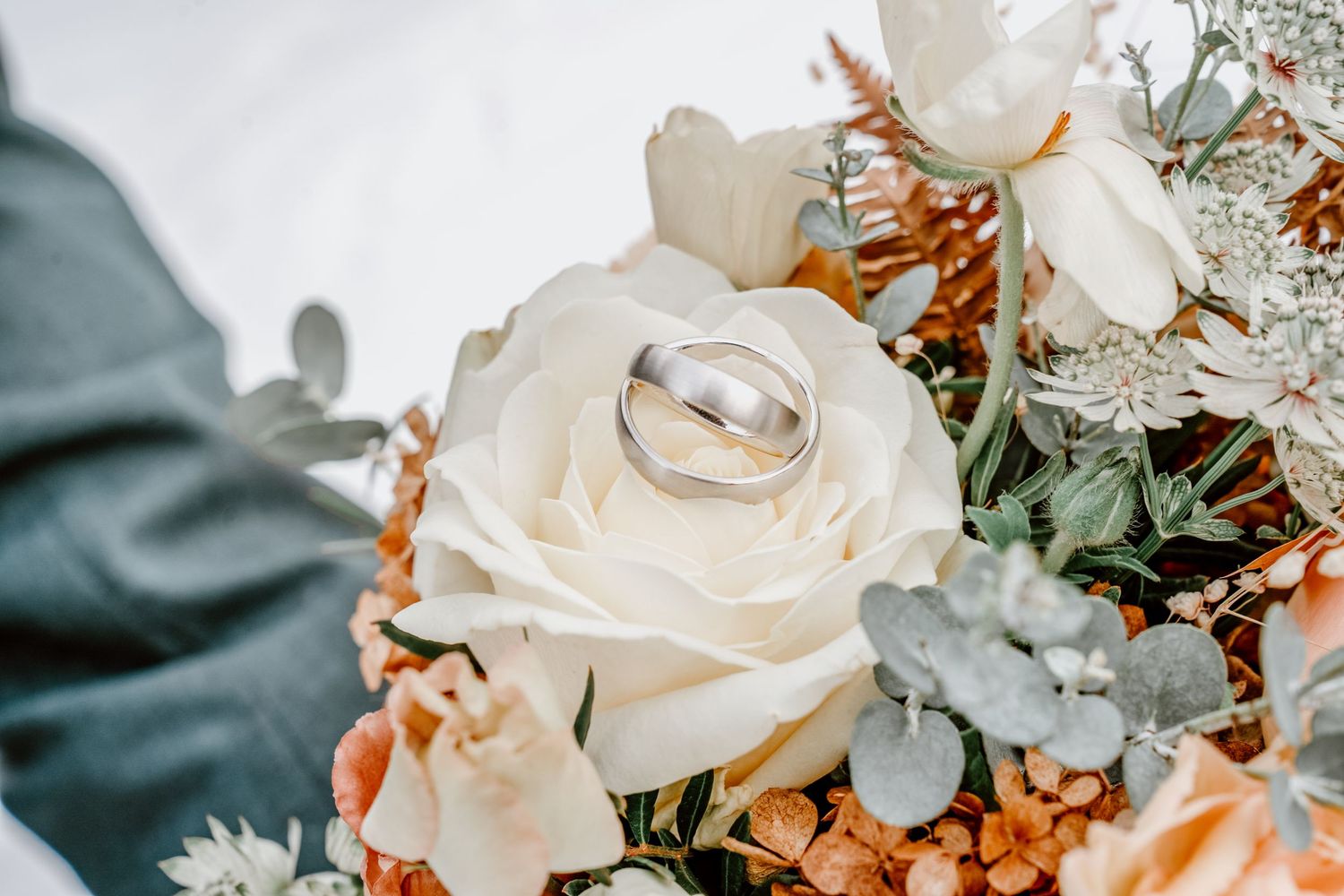 Fotografin in Pregarten im Mühlviertel für Hochzeit, Babybauch, Newborn & Familie – natürliche, emotionale Bilder.
