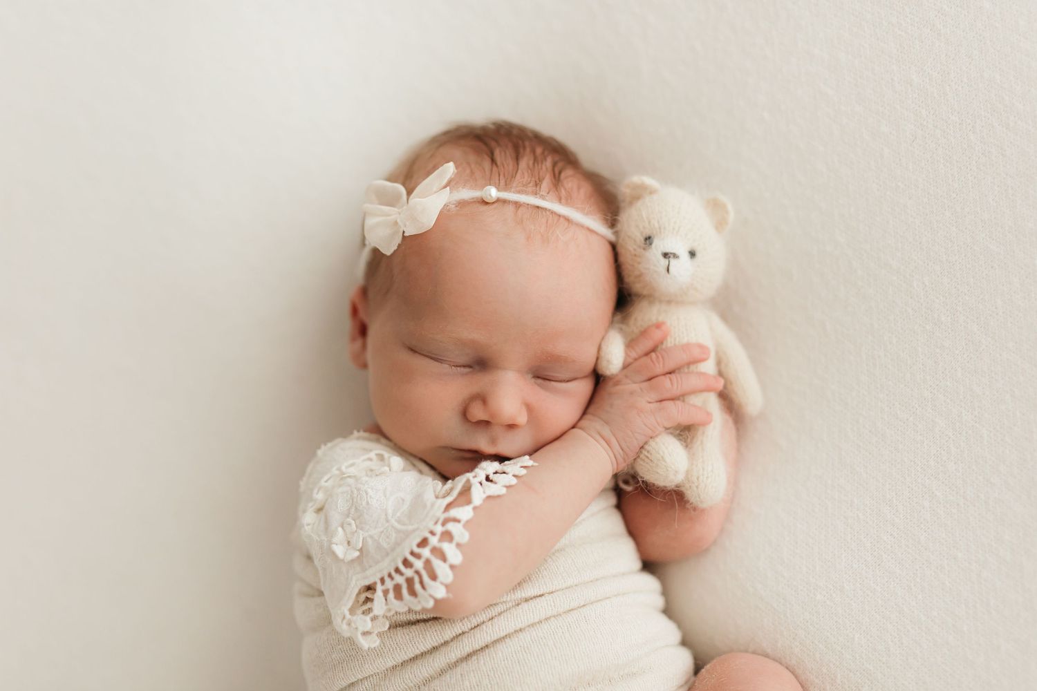 Valokuvaaja Lahti vauvakuvaus newbornkuvaus odotuskuvaus perhekuvaus hääkuvaus valokuvaus