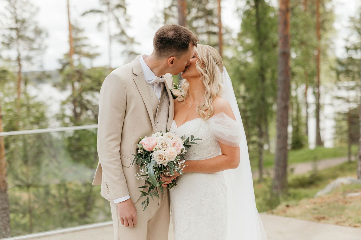 Hääkuvaus Lahti Hääkuvaaja Lahti Helsinki ja koko Suomi