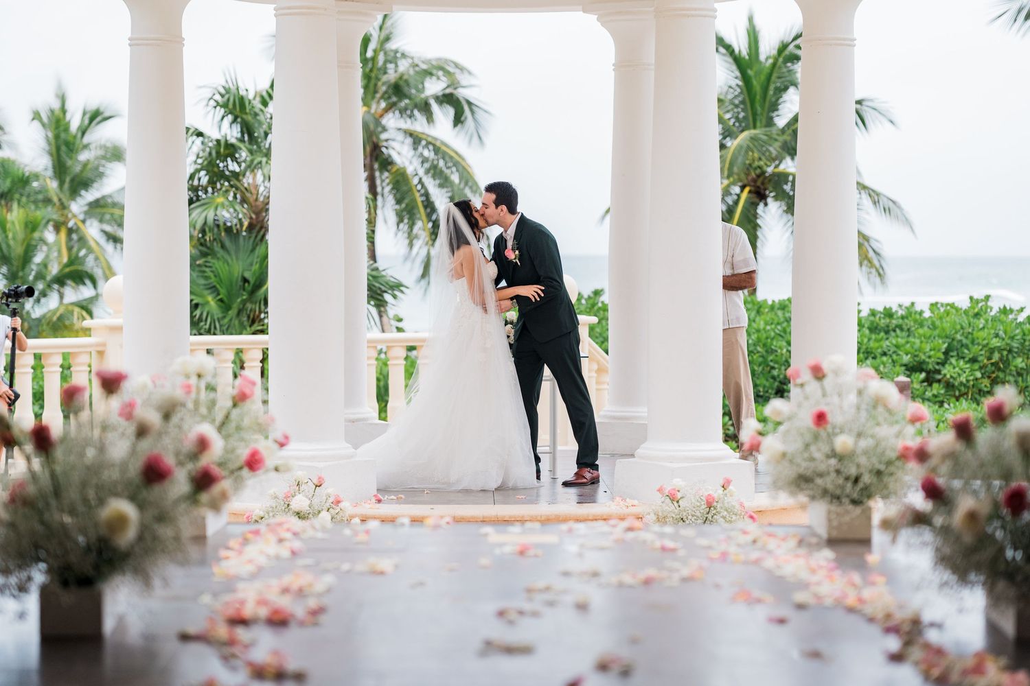 LA MEJOR HORA PARA INICIAR TU CEREMONIA EN LA RIVIERA MAYA - Enfoque  Fotografía Bodas, image size:1500x1000