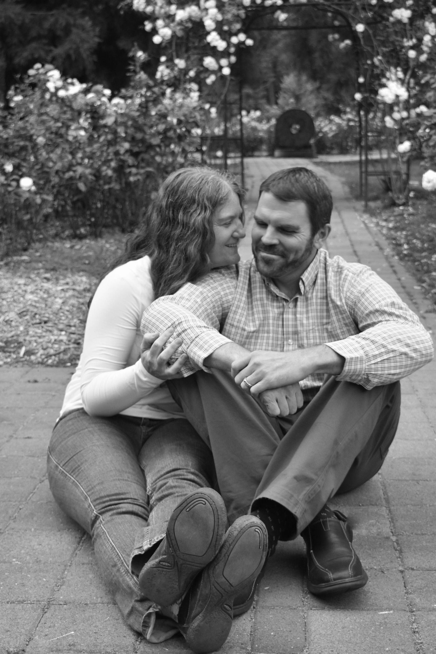 Black and white photo of couple during family portrait session in Corvallis Oregon.