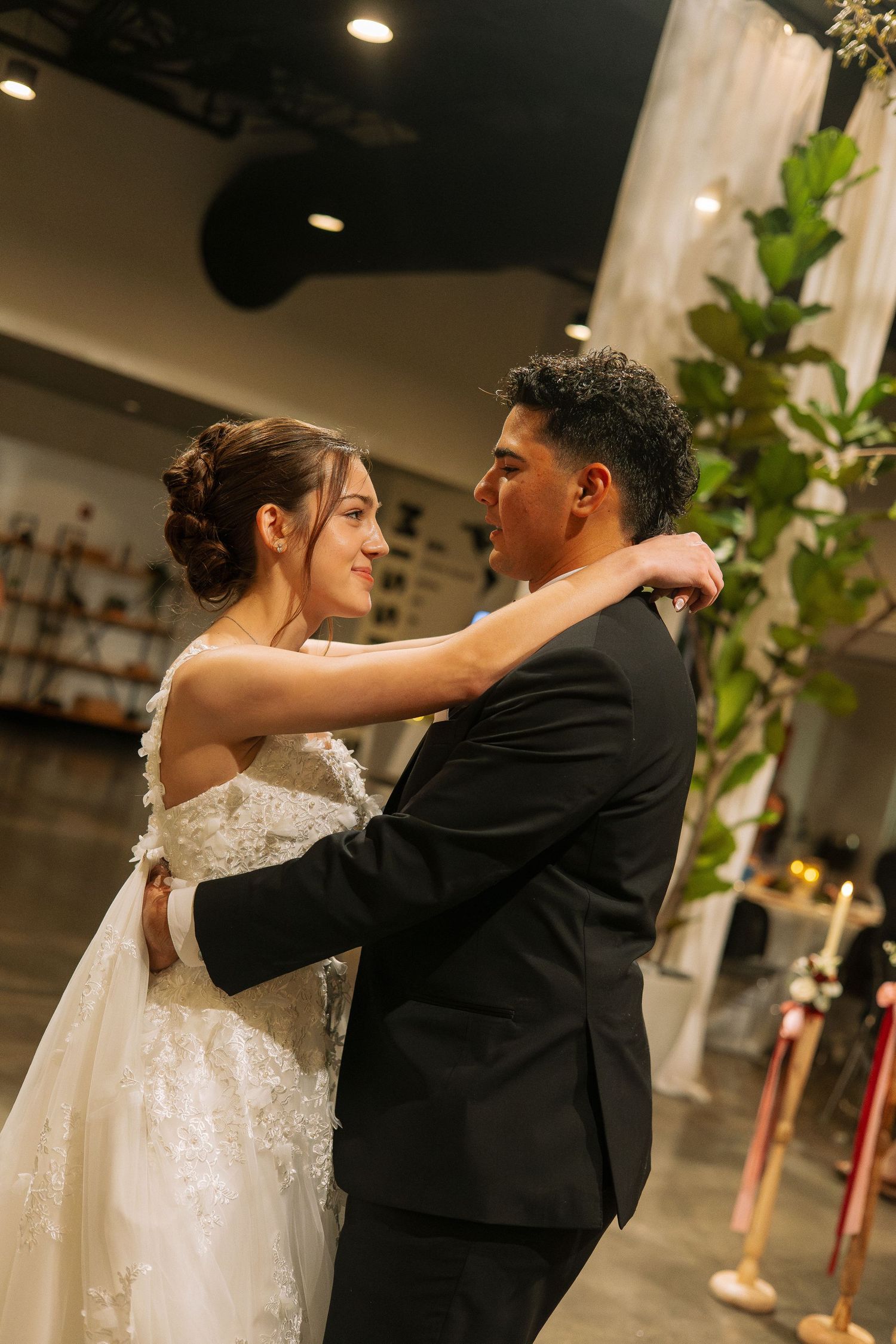 Wedding day reception bride groom first dance Tampa Florida wedding photographer