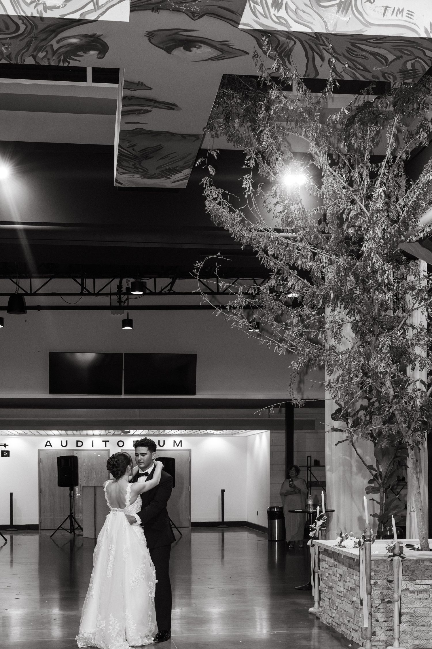 Wedding day reception bride groom first dance Tampa Florida wedding photographer