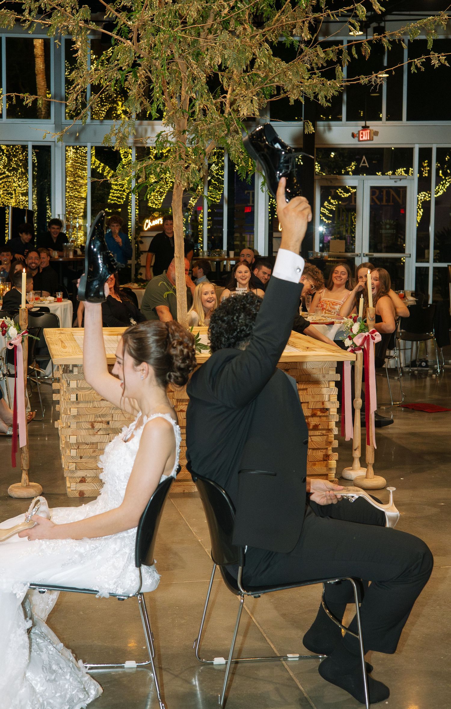 Wedding day reception shoe game  Tampa Florida wedding photographer