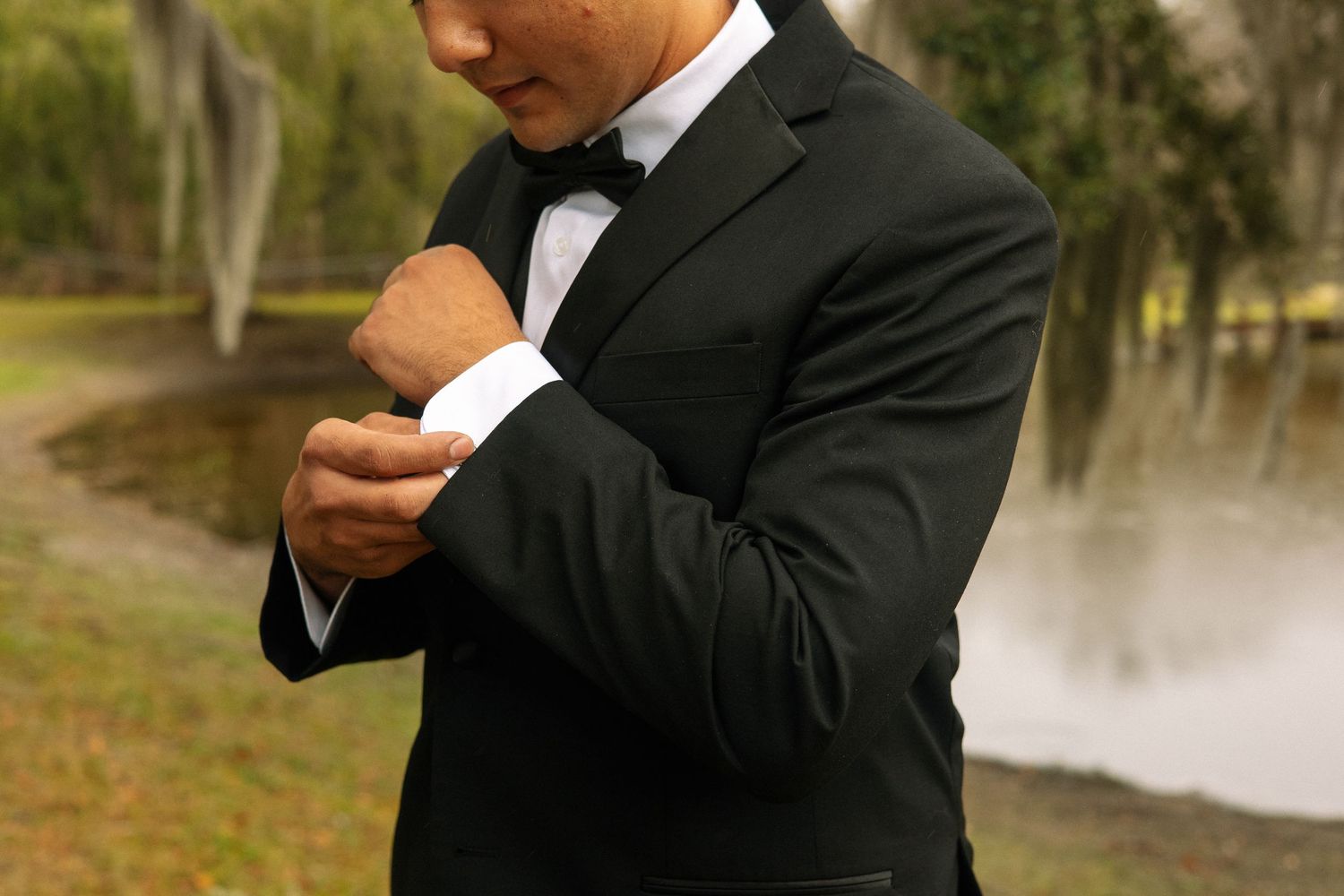 Wedding day groom getting ready Tampa Florida wedding photographer