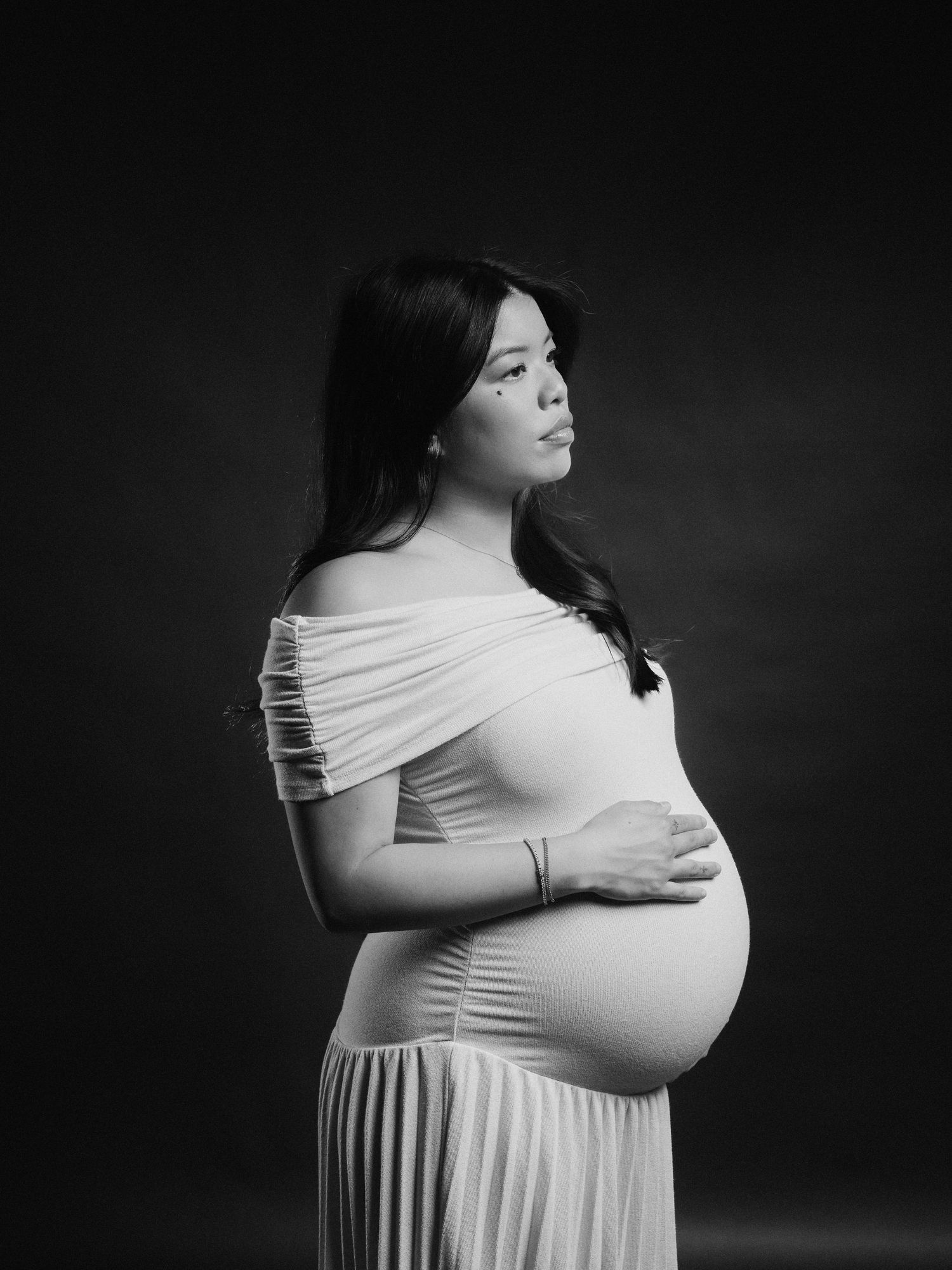 elegant maternity look photographed in rocklin