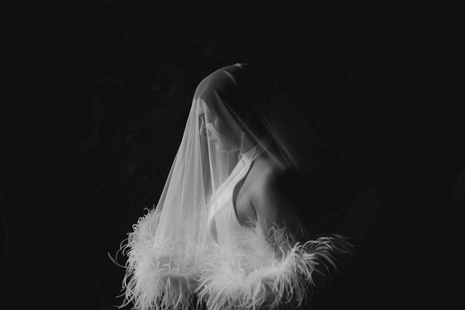 Destination Wedding in Lake Garda, Salò, Italy, Potraits, bride veil