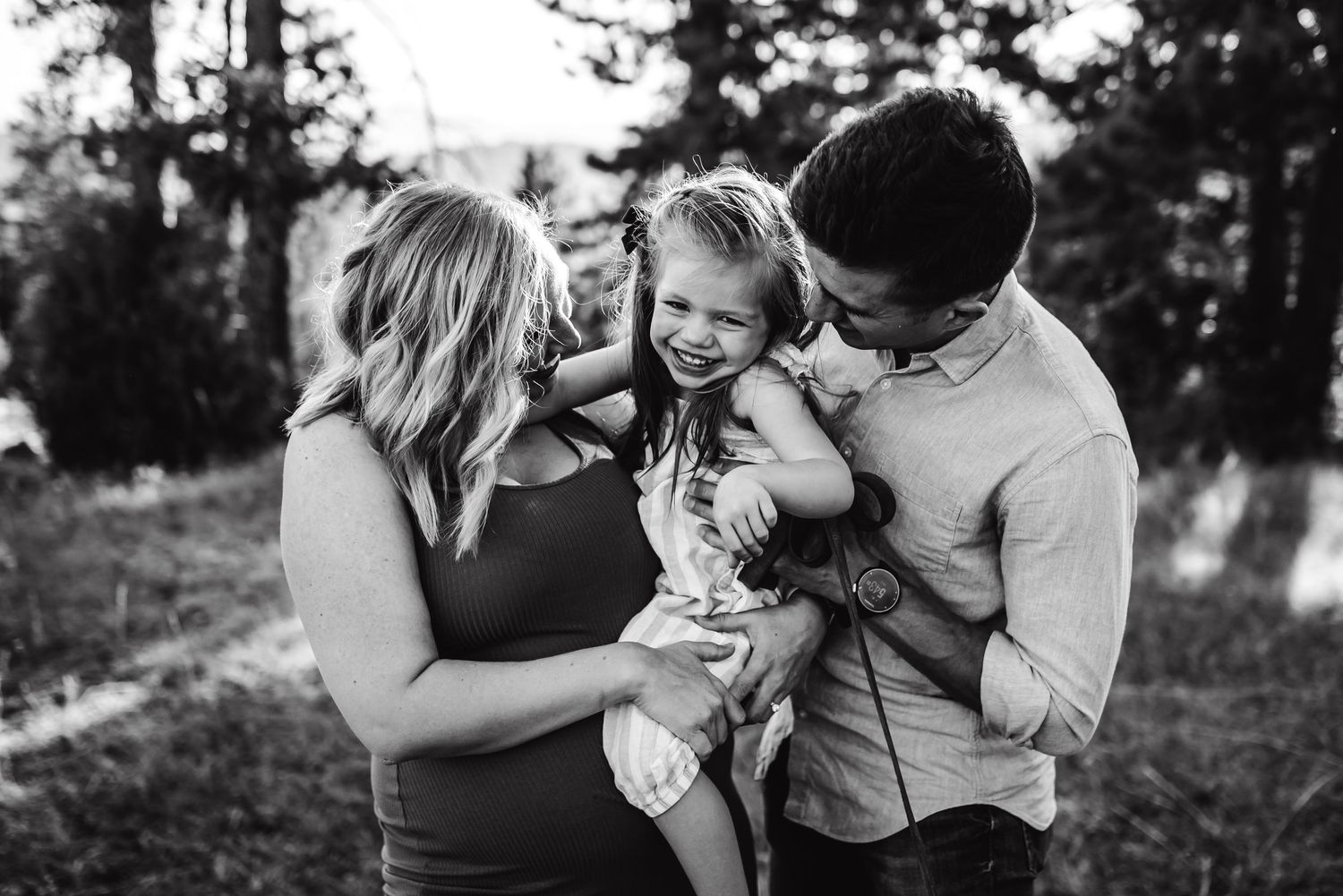 Family Photographer based in Centennial Colorado. Denver Colorado photographer for maternity, newborn, baby milestones & Family
