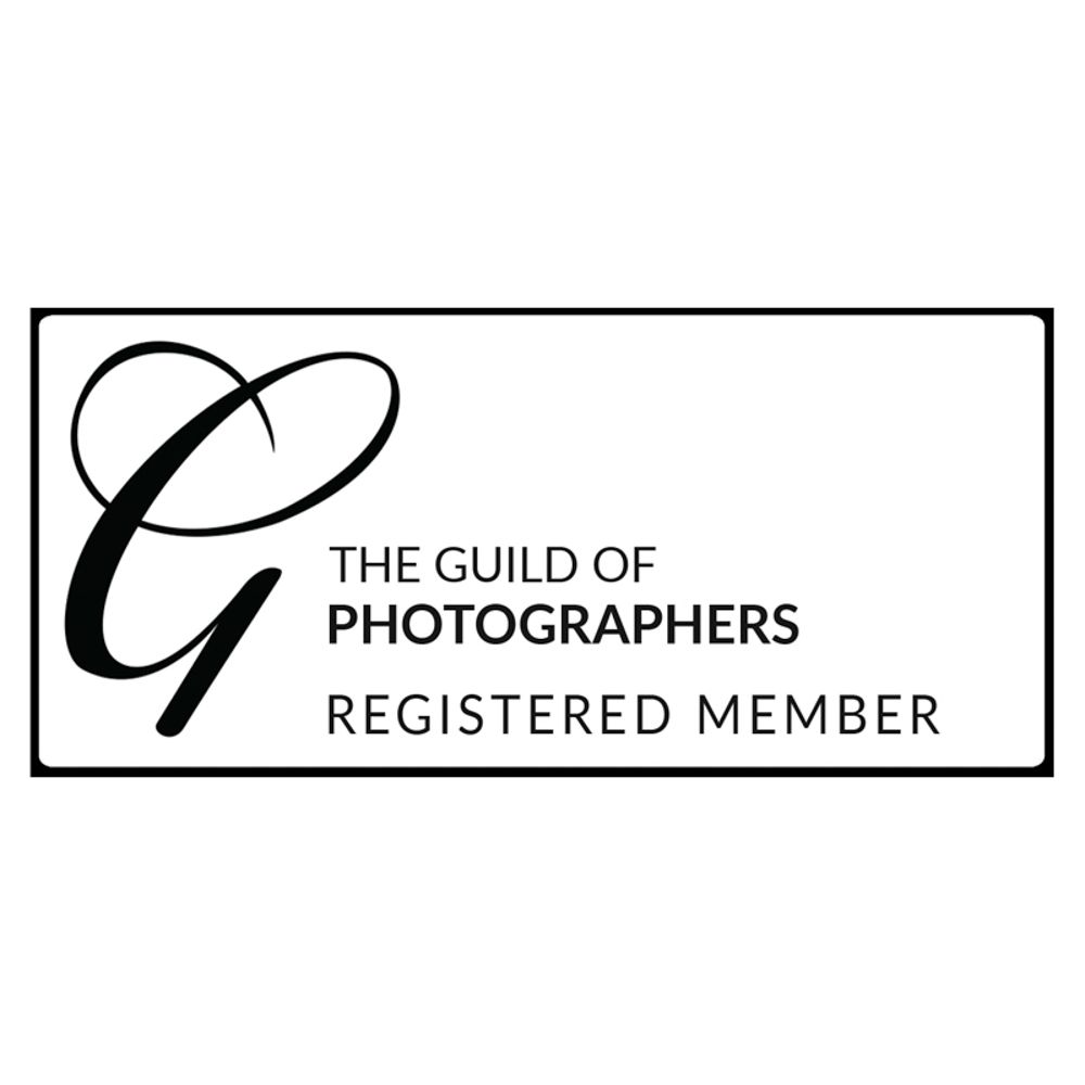 Logo of The Guild of Photographers, a highly-respected UK associated which supports, trains and recognises professional photographers.