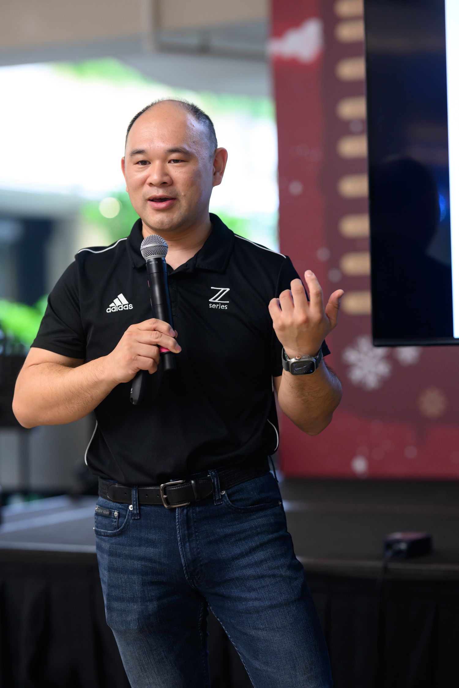 David Lau presenting travel photography workshop