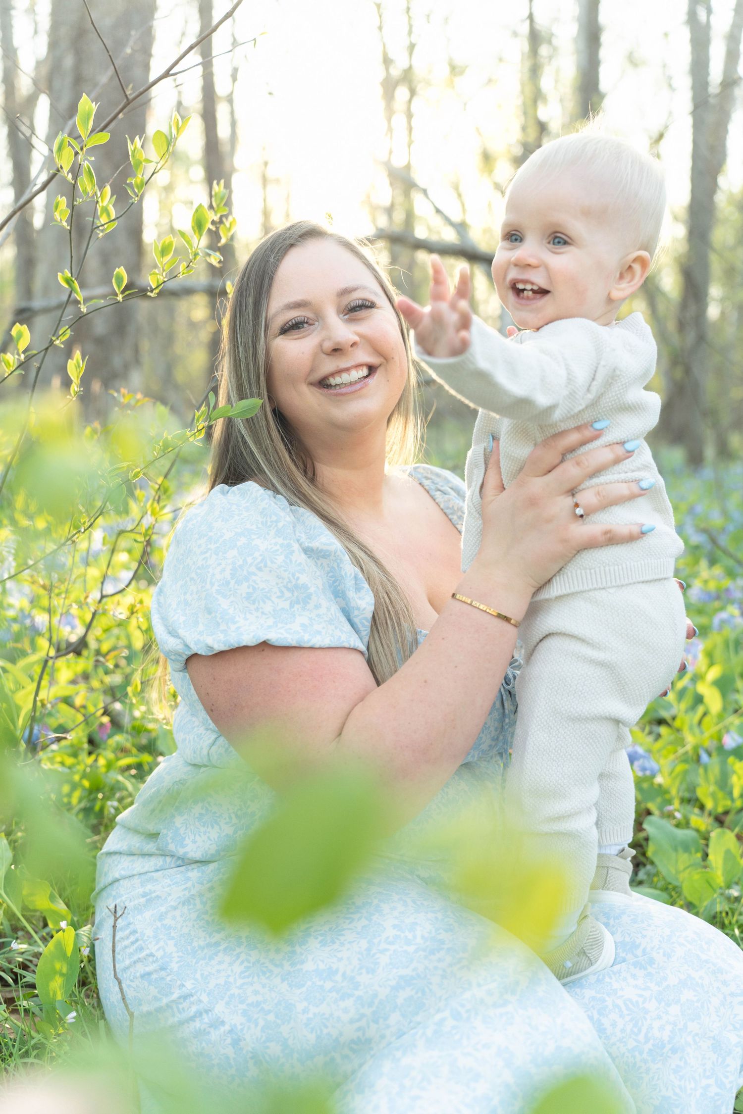 Motherhood photography in northern Virginia. Mommy and me photoshoot.