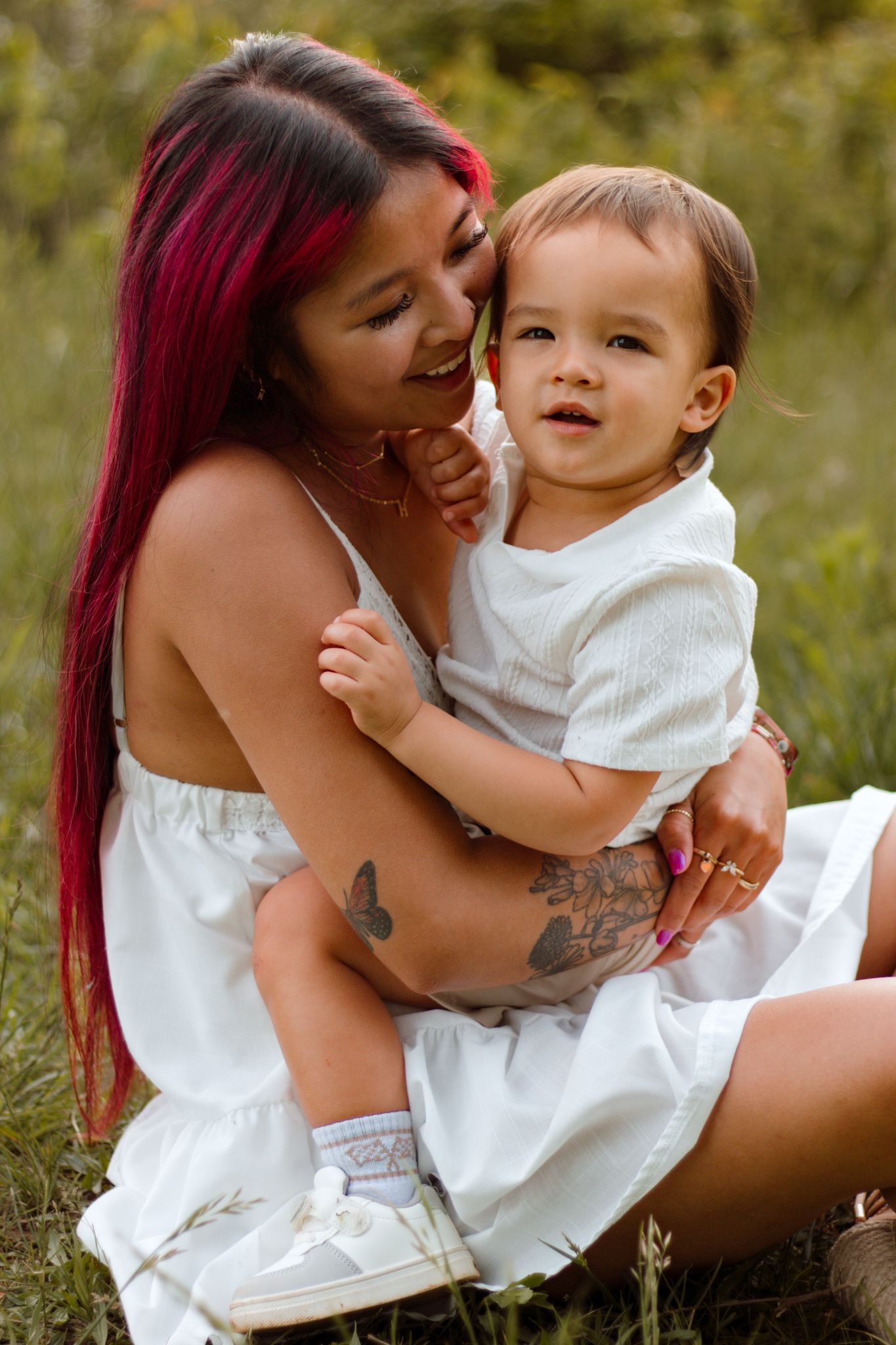 Motherhood photography in northern Virginia. Mommy and me photoshoot. Sunset photography.
