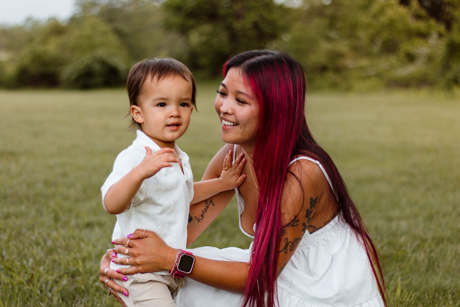 Motherhood photography in northern Virginia. Mommy and me photoshoot. Sunset photography.