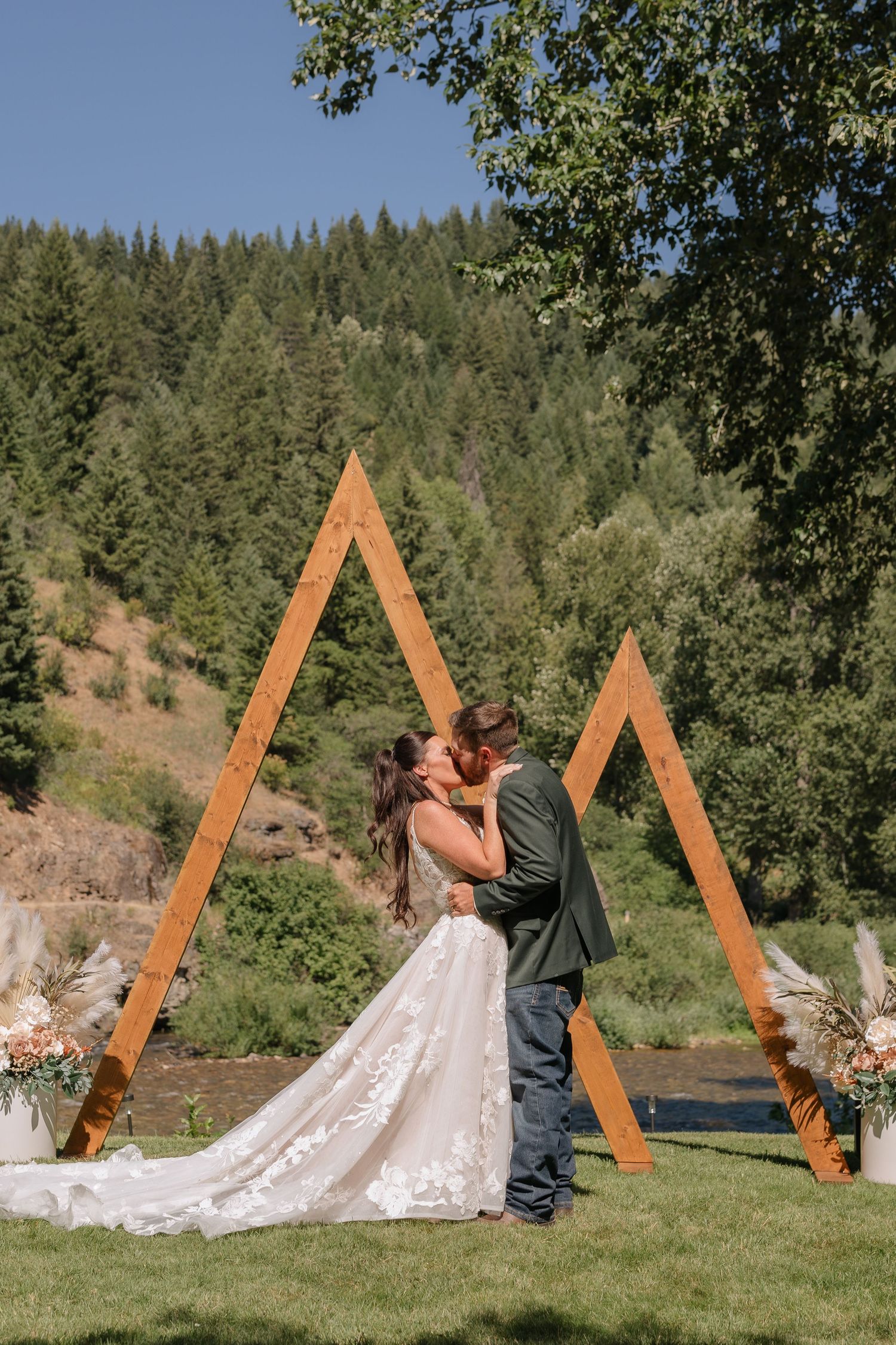 Wedding couple ceremony portraits in Idaho. Wedding photography for Spokane, Washington and Pacific northwest couples.