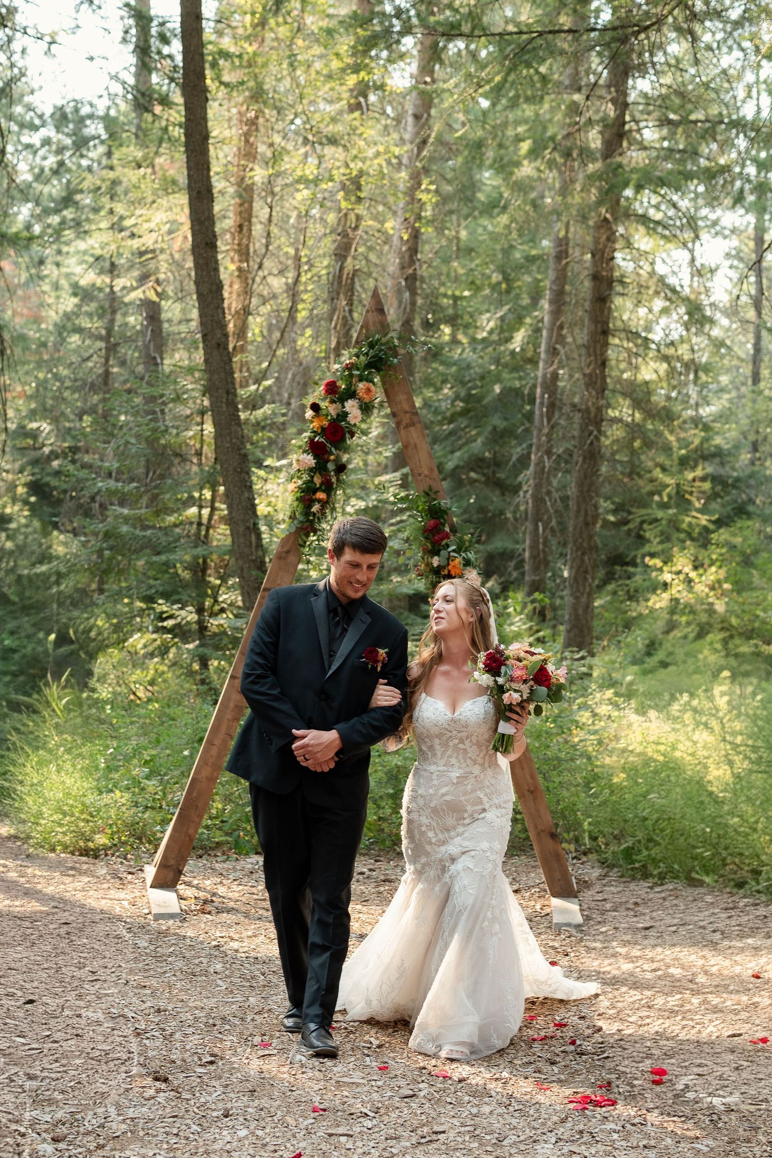 Wedding ceremony portrait in Spokane, Washington woods at a countryside venue. Wedding Photography for couples in the pacific northwest.