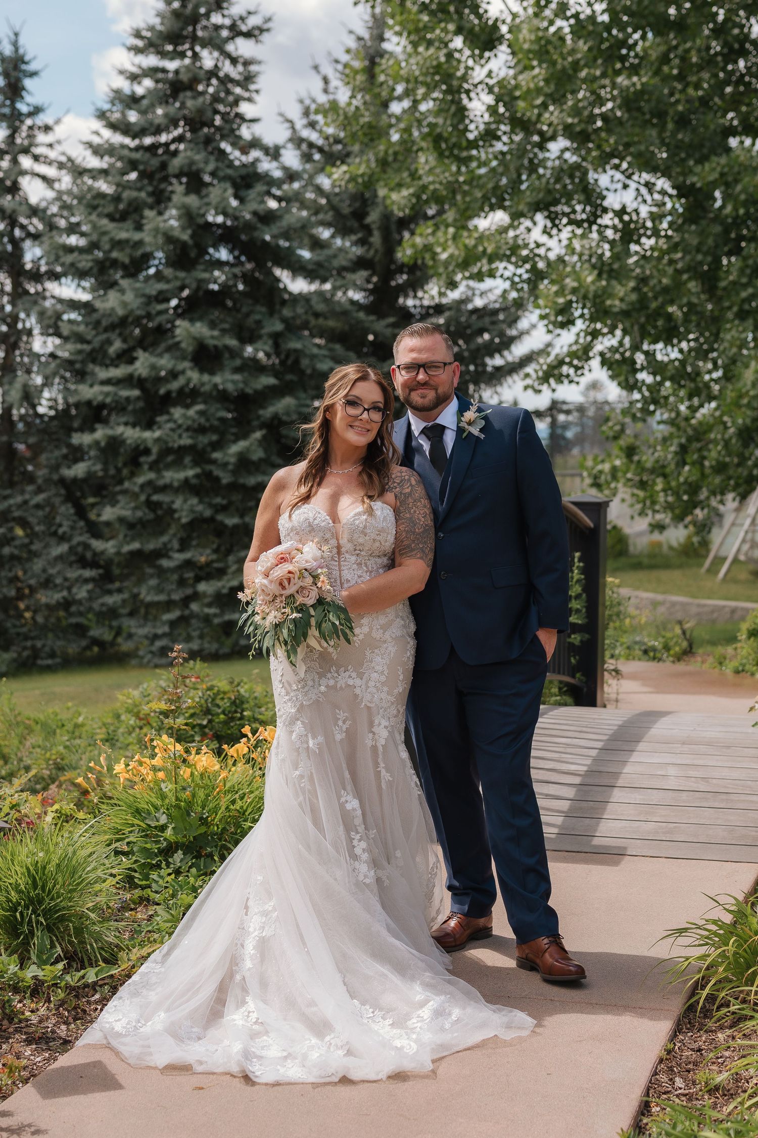 Wedding couple portraits in Spokane, Washington. Wedding photography for Spokane, Washington and Pacific northwest couples.