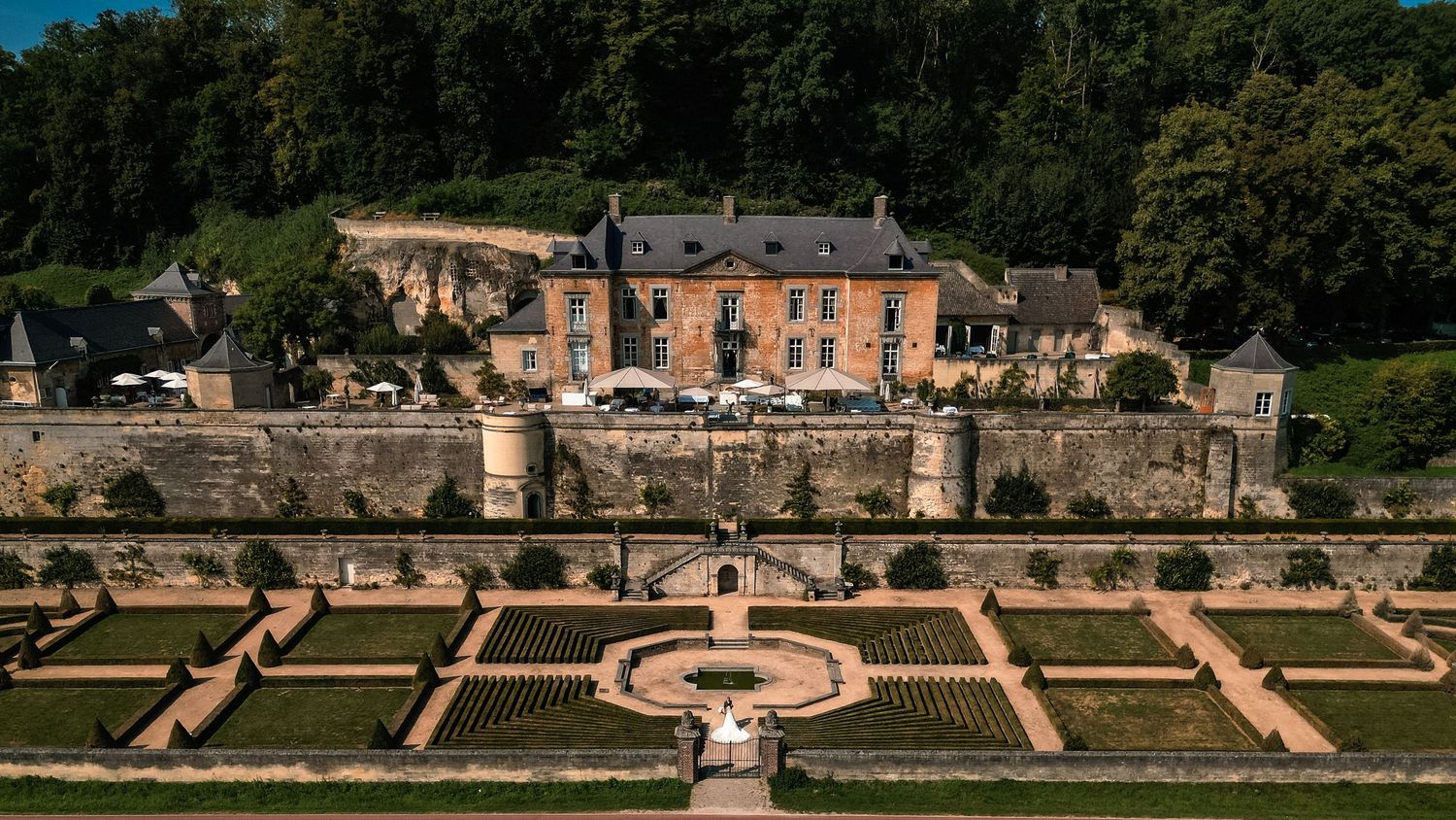 drone shot van kasteel neercanne