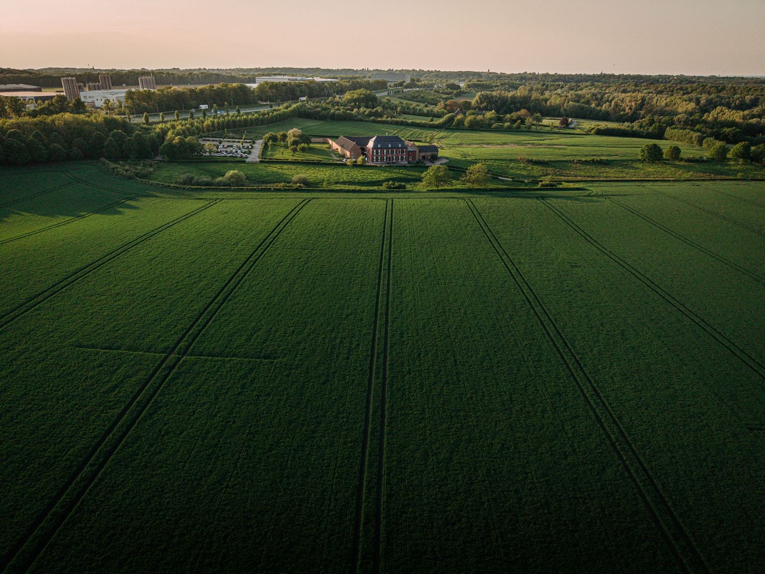 drone shot limburg