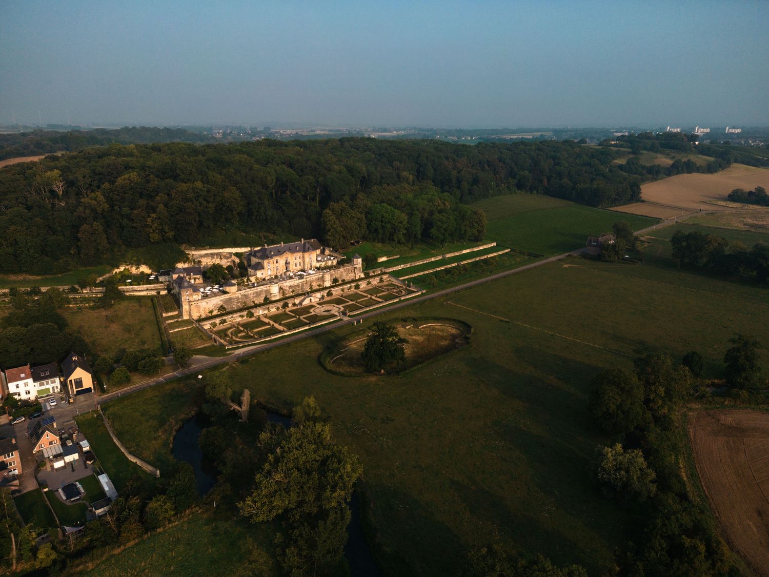 drone foto limburg chateau neercanne