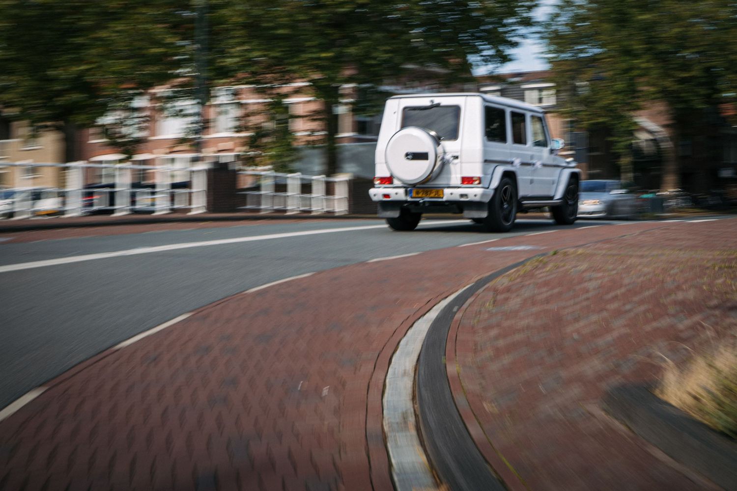 auto door leiden mercedes wit