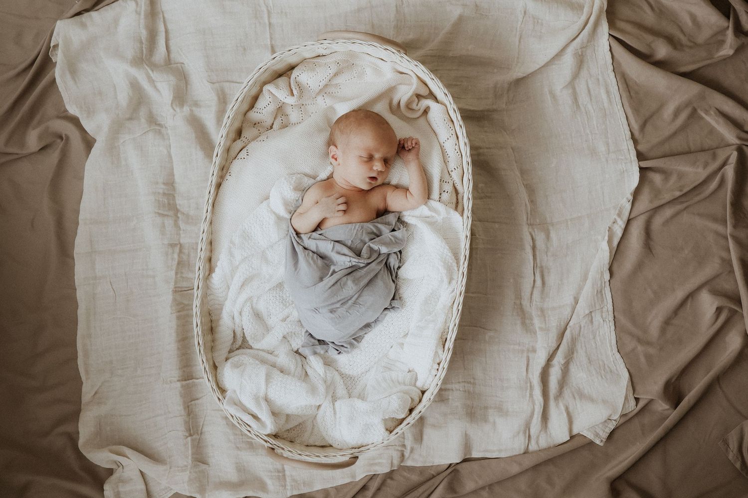 newborn baby portrait aesthetic lifestyle photography in-home, austin