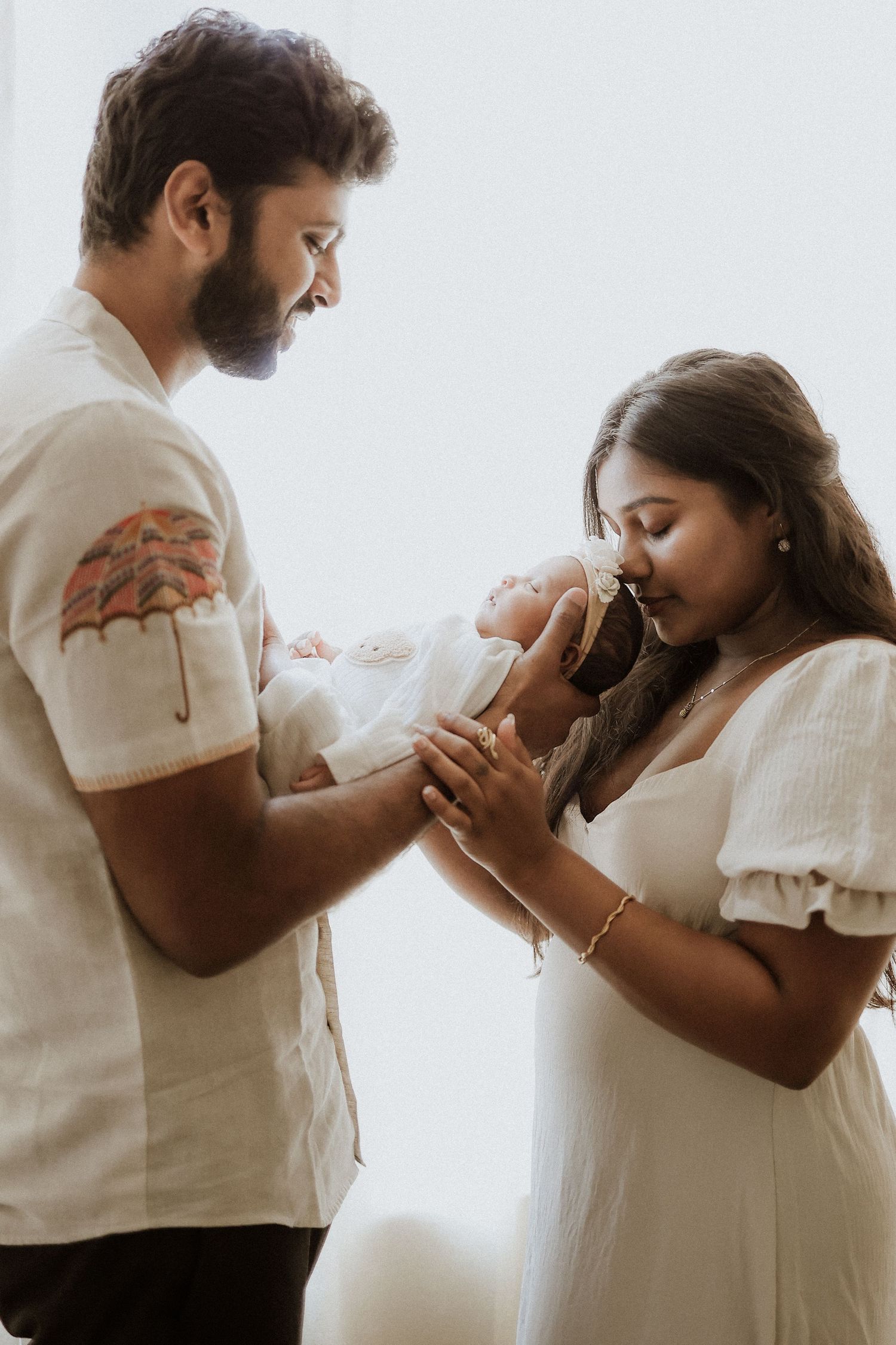 newborn portrait family picture, in-home lifestyle newborn
