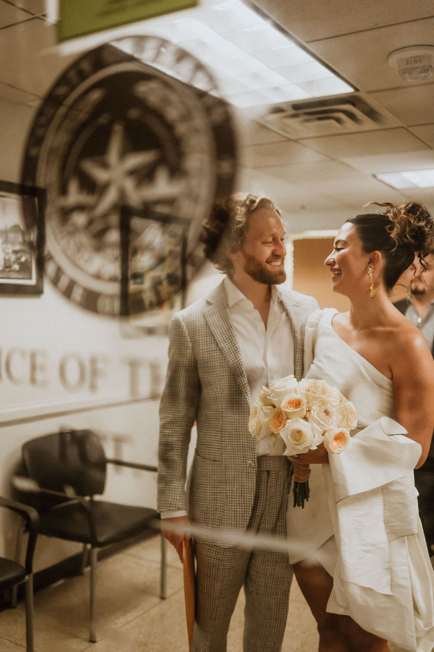 courthouse wedding photos, couple, travis