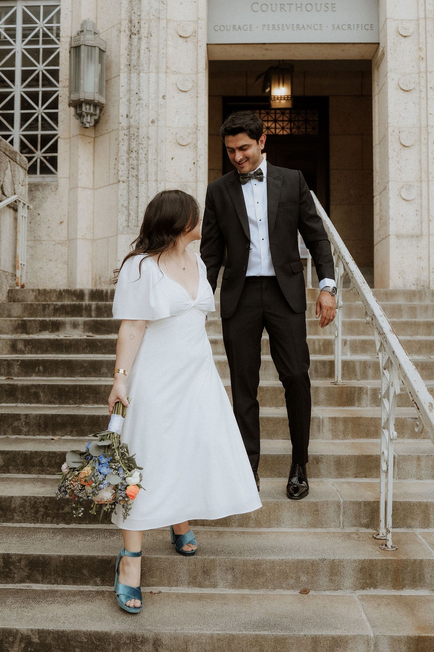 courthouse wedding photos, couple