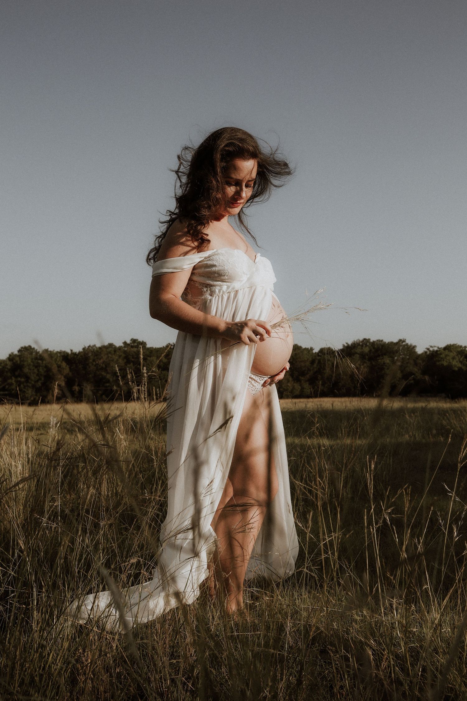 maternity portrait, white dress, park, outdoors, south austin