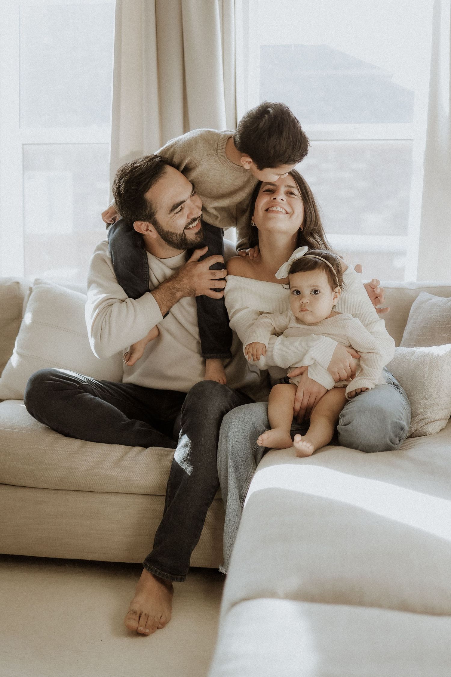 family portrait candid in-home austin, tx