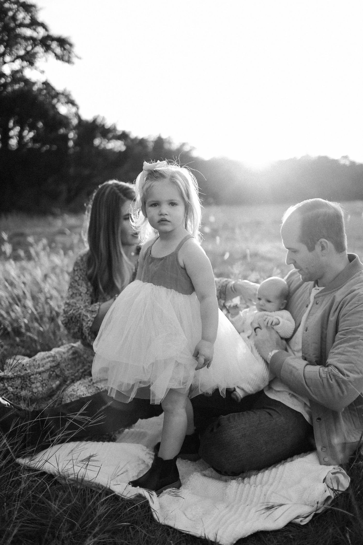 family photoshoot black and white, south austin park, aesthetic