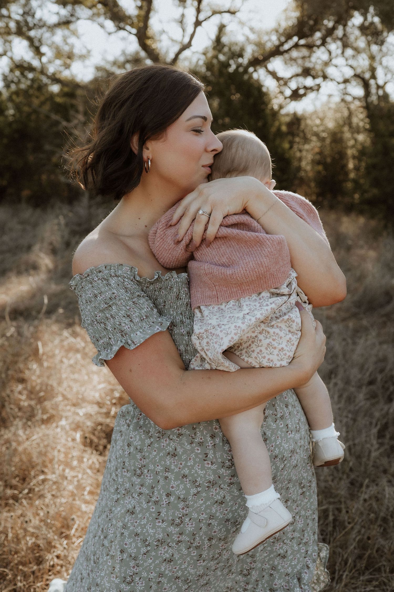 mom and daughter, hug, south austin park, outdoors, candid