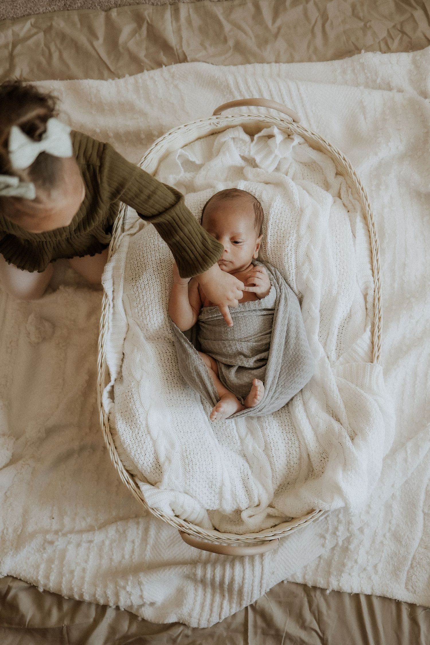 newborn baby and big sister lifestyle photograph